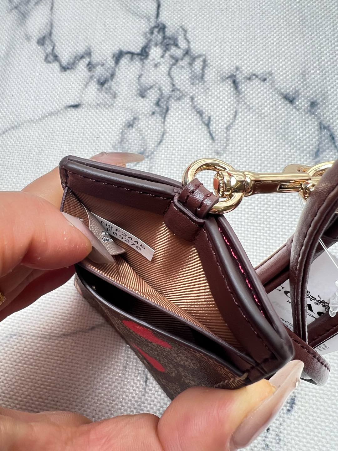 Coach ～coach F63276 工作牌 男女通用款 上班族 学生们的最爱 看细节内里是皮的