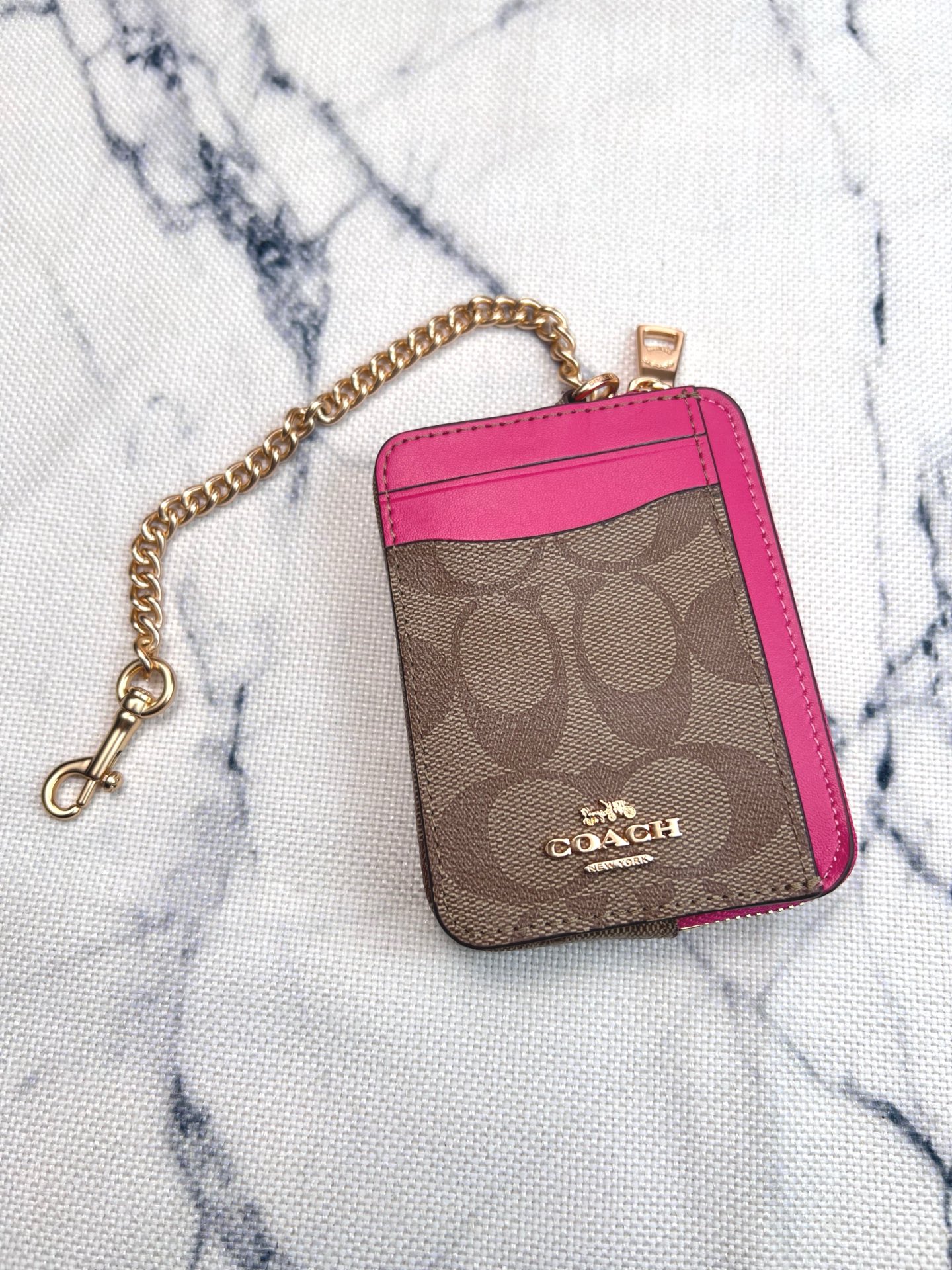 Coach ～Coach 新品 链条小卡包卡其色配梅红色牛皮C0058