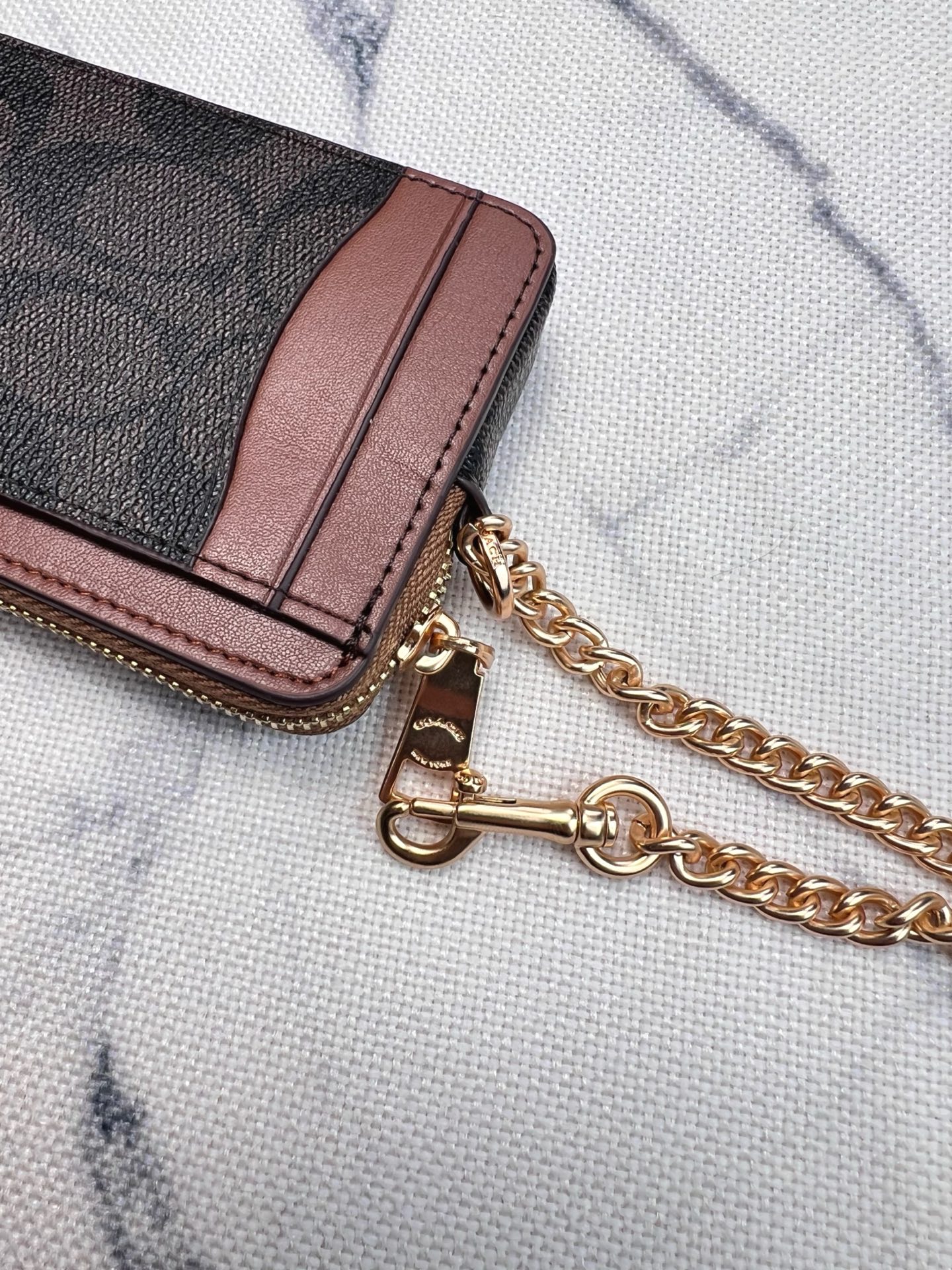 Coach ～Coach 新品 链条小卡包咖啡配棕C0058正面三个卡位放3-5张卡