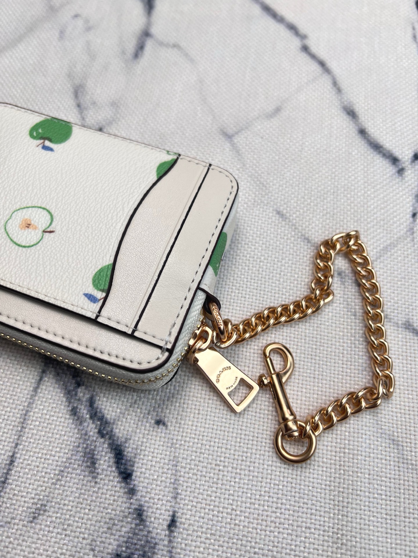 Coach ～Coach 新品 链条小卡包青苹果