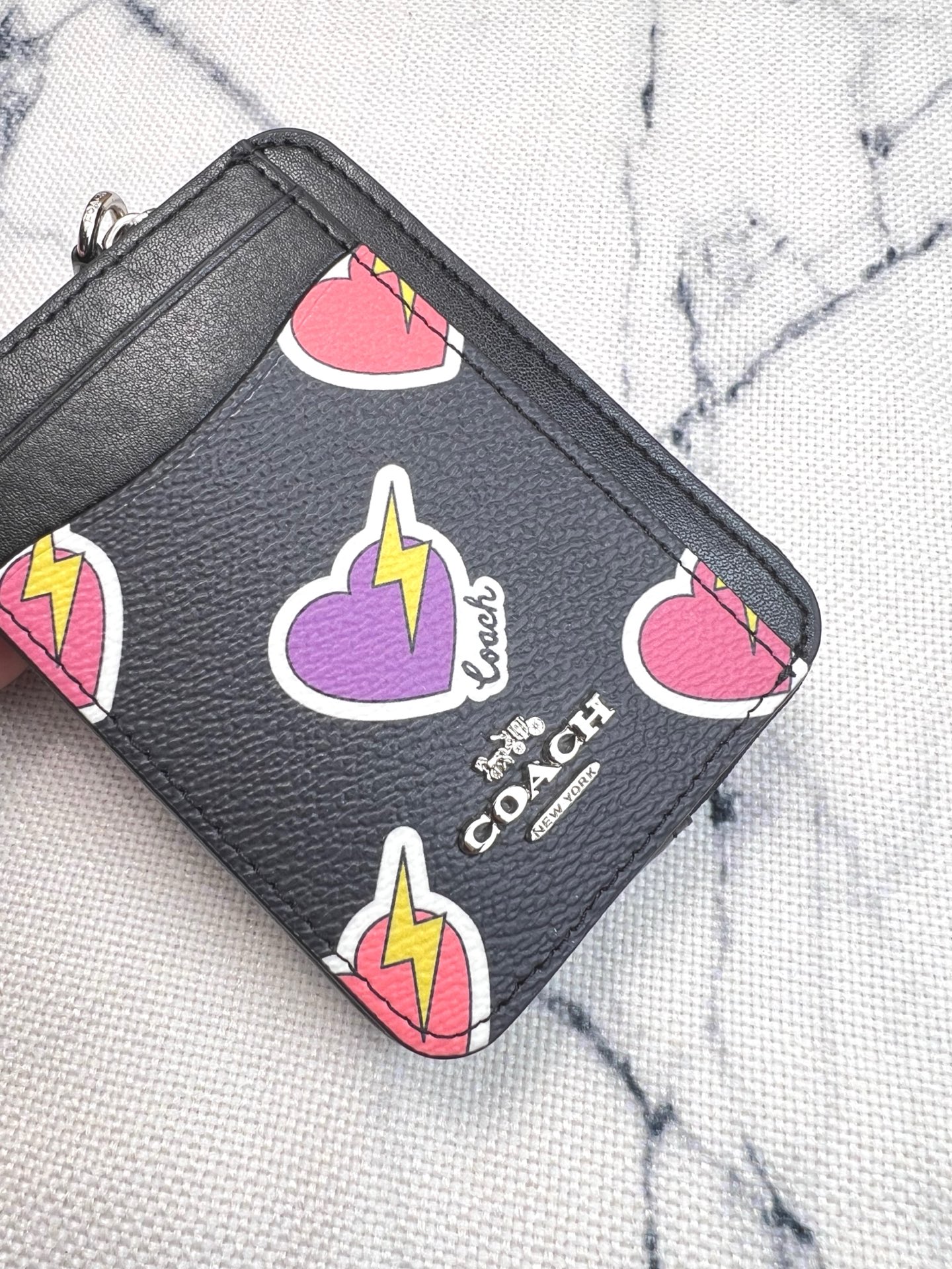 Coach ～Coach 新品 链条小方包心形螺栓印花