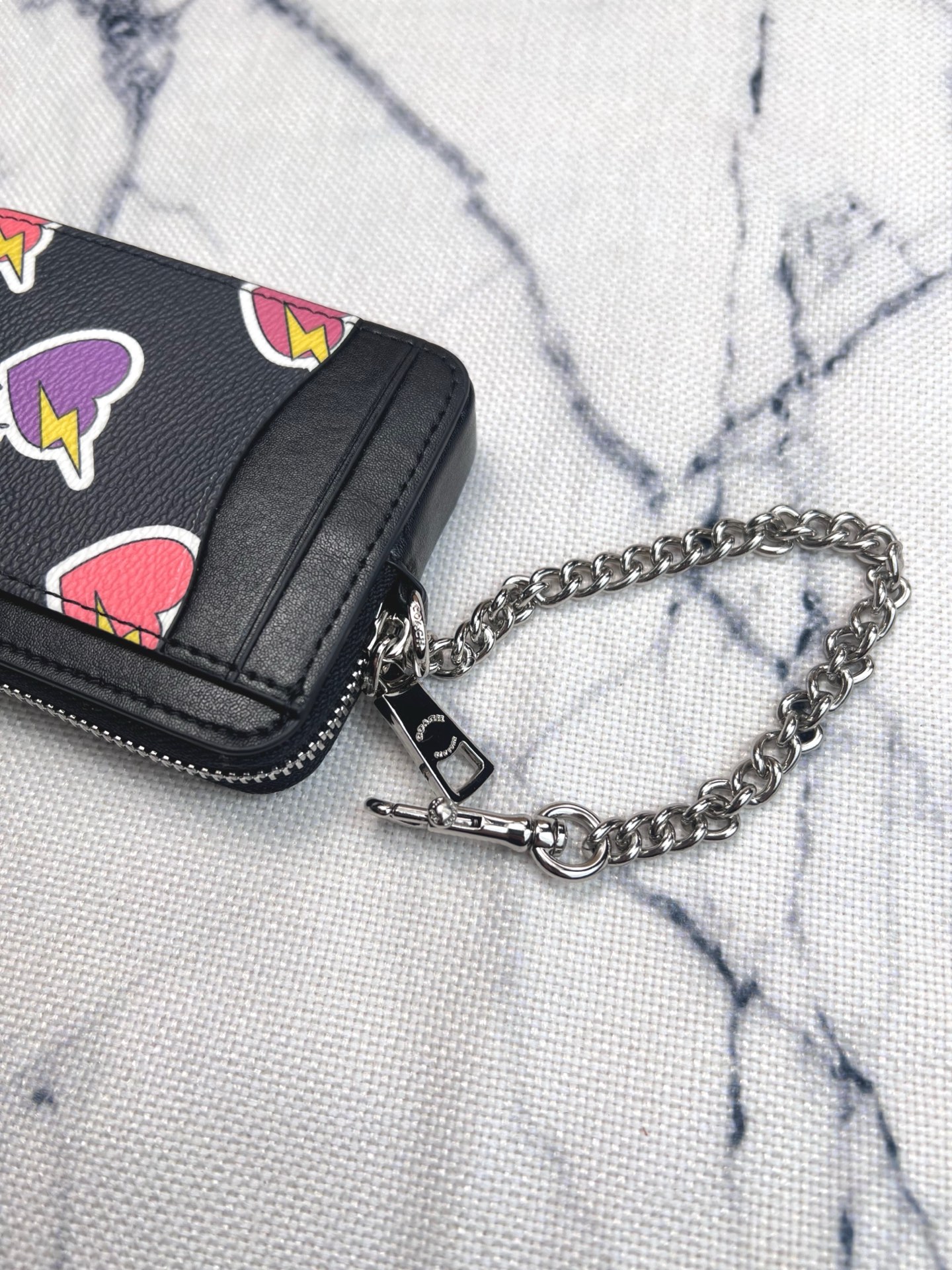 Coach ～Coach 新品 链条小方包心形螺栓印花