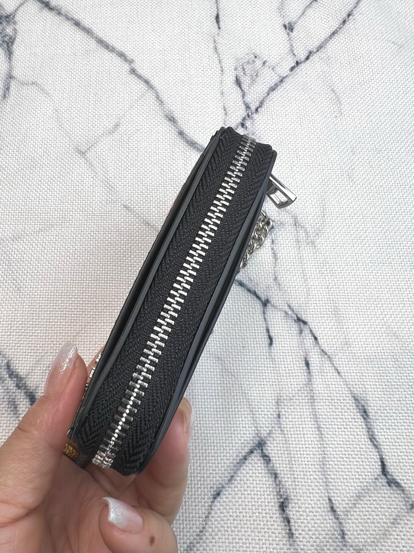 Coach ～Coach 新品 链条小方包心形螺栓印花