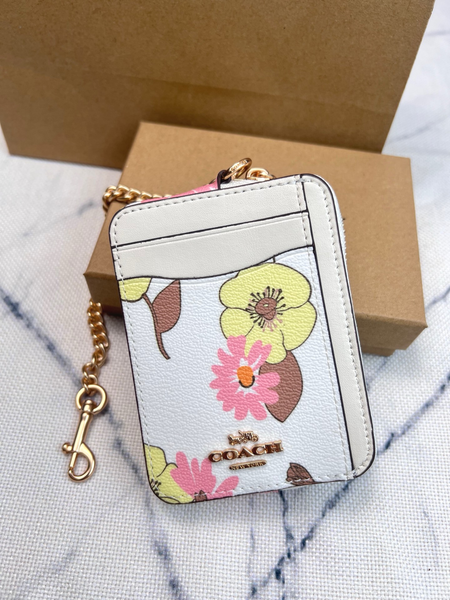Coach ～Coach 新品 链条小方包金色字母徽标Logo花卉印花