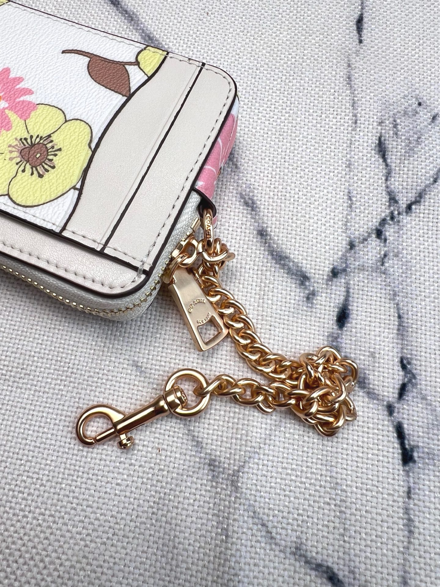 Coach ～Coach 新品 链条小方包金色字母徽标Logo花卉印花