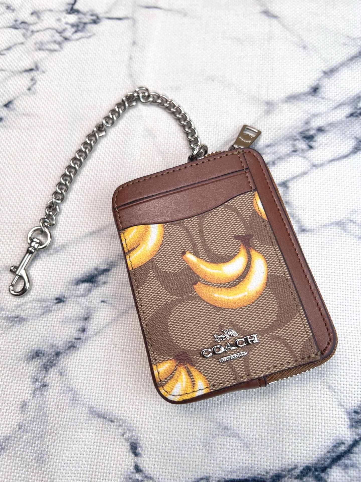Coach ～Coach 新品 链条小方包CR833香蕉印花拉链