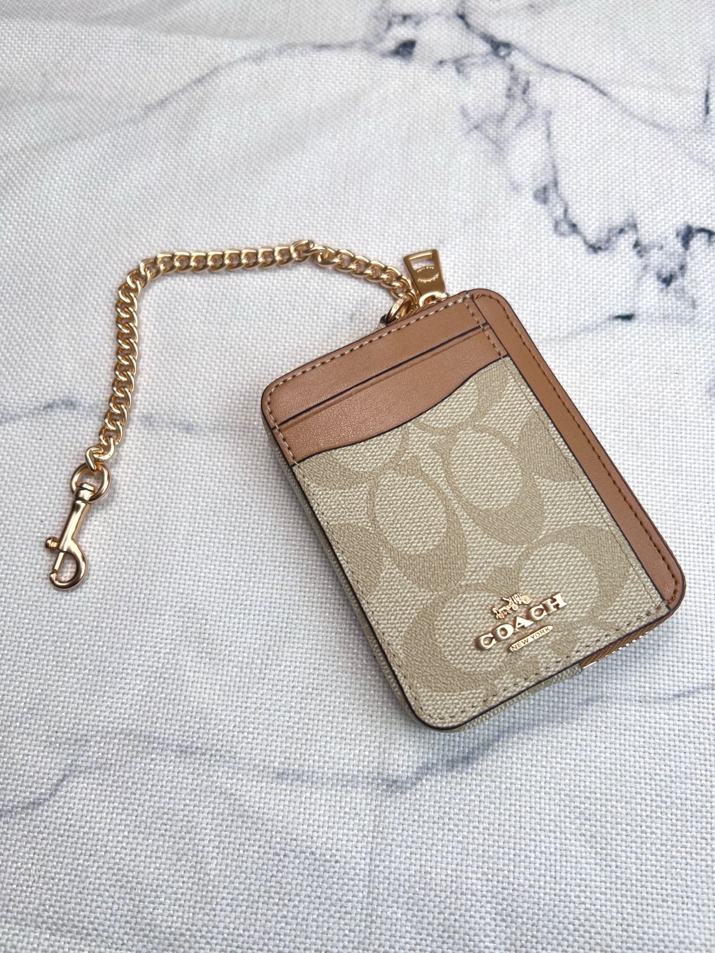 Coach ～Coach 新品 链条小卡包浅色卡其配棕色C0058正面三个卡位放3-5张卡