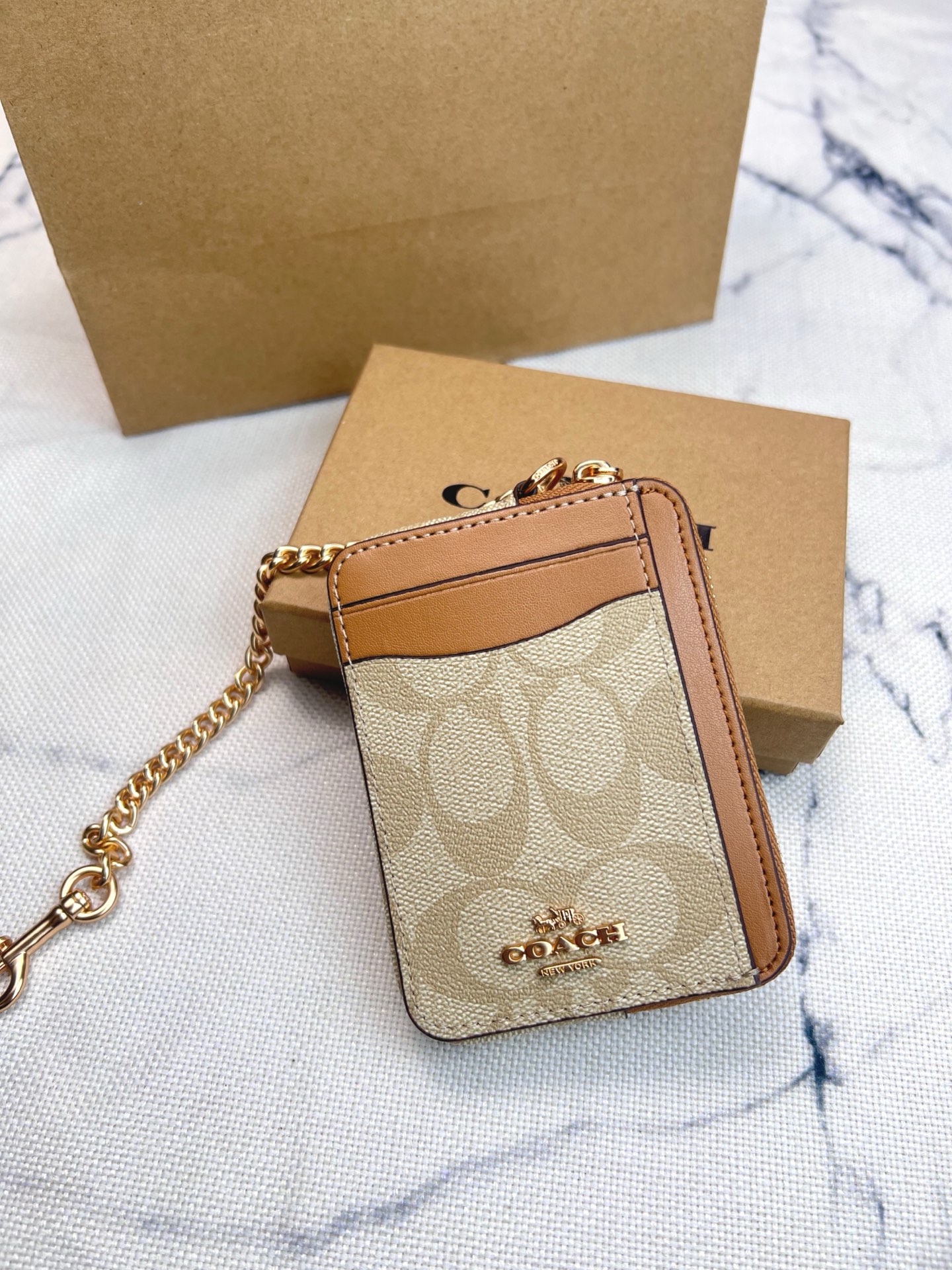 Coach ～Coach 新品 链条小卡包浅色卡其配棕色C0058正面三个卡位放3-5张卡
