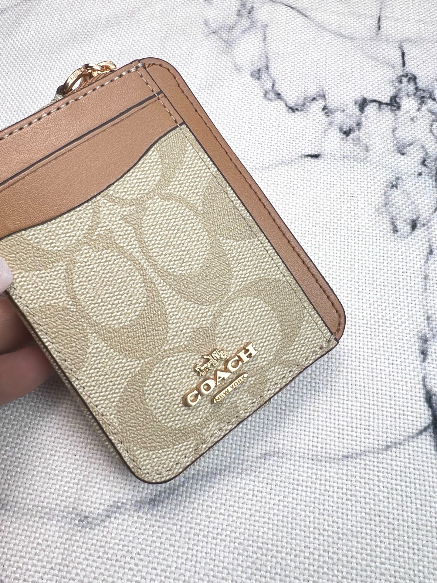 Coach ～Coach 新品 链条小卡包浅色卡其配棕色C0058正面三个卡位放3-5张卡