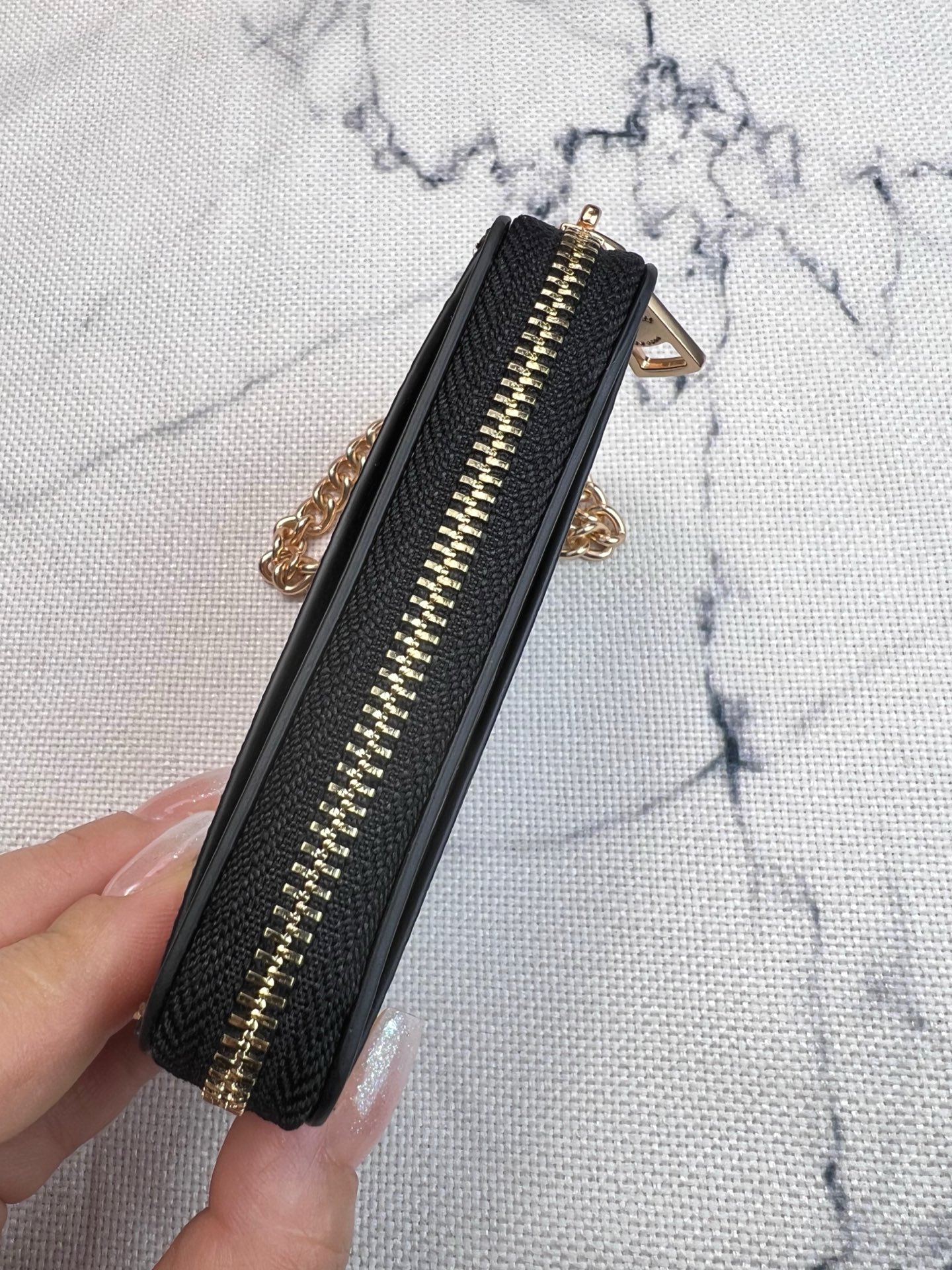 Coach ～Coach 新品 链条小卡包卡其黑配咖啡色C1885正面三个卡位放3-5张卡