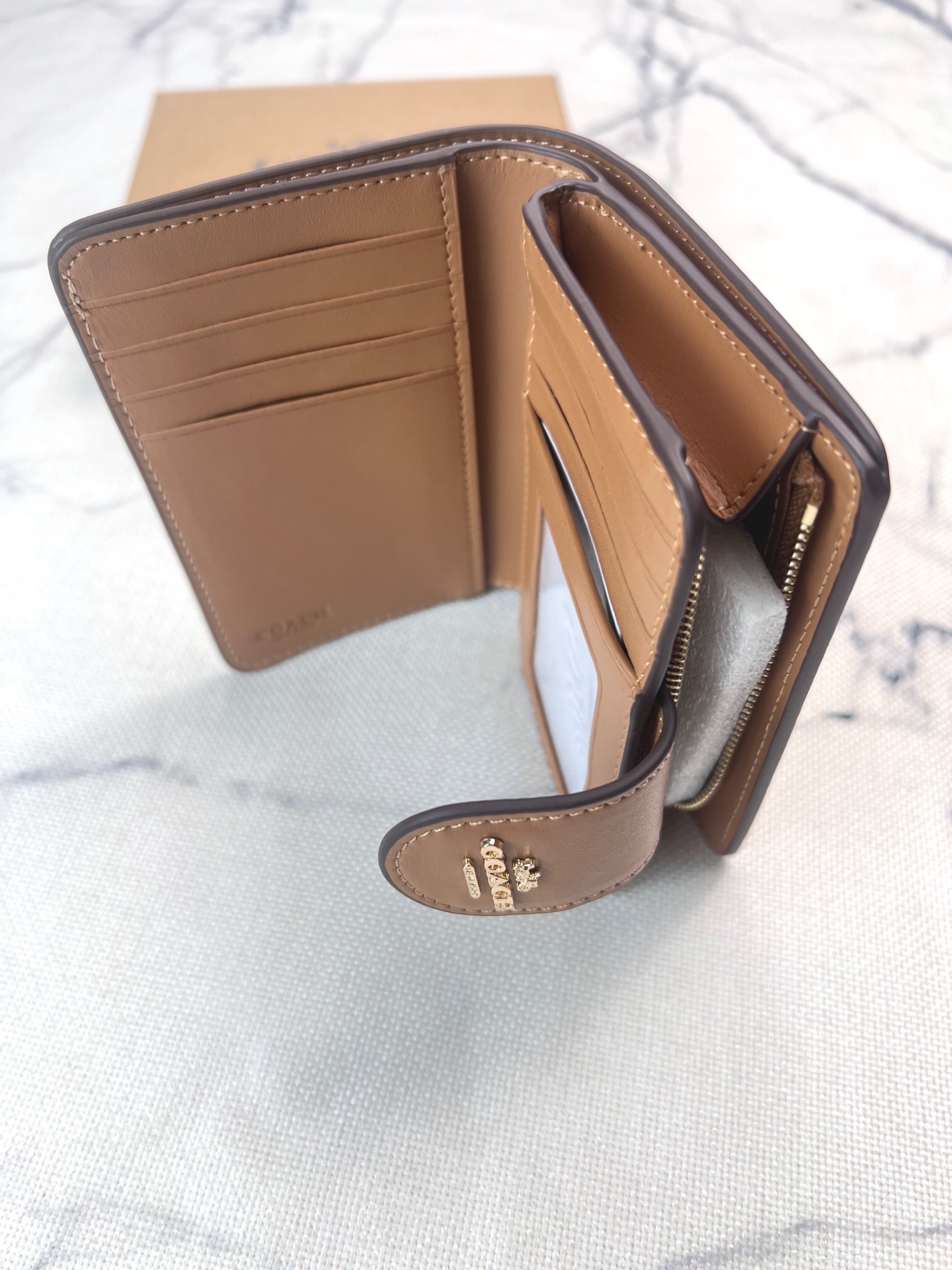 Coach ～COACH 蔻驰 C0082