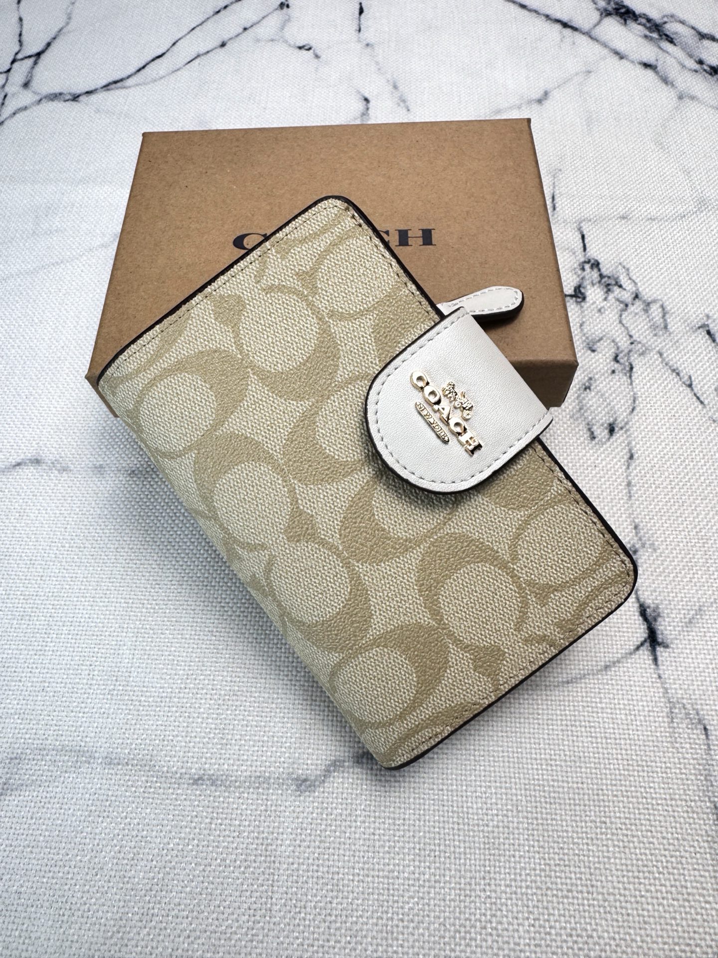 Coach ～COACH 蔻驰 C0082