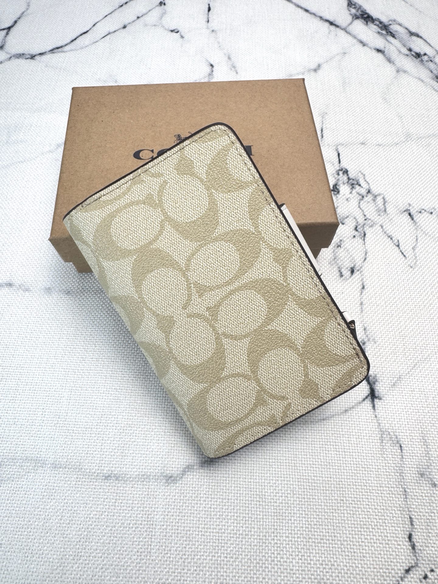 Coach ～COACH 蔻驰 C0082