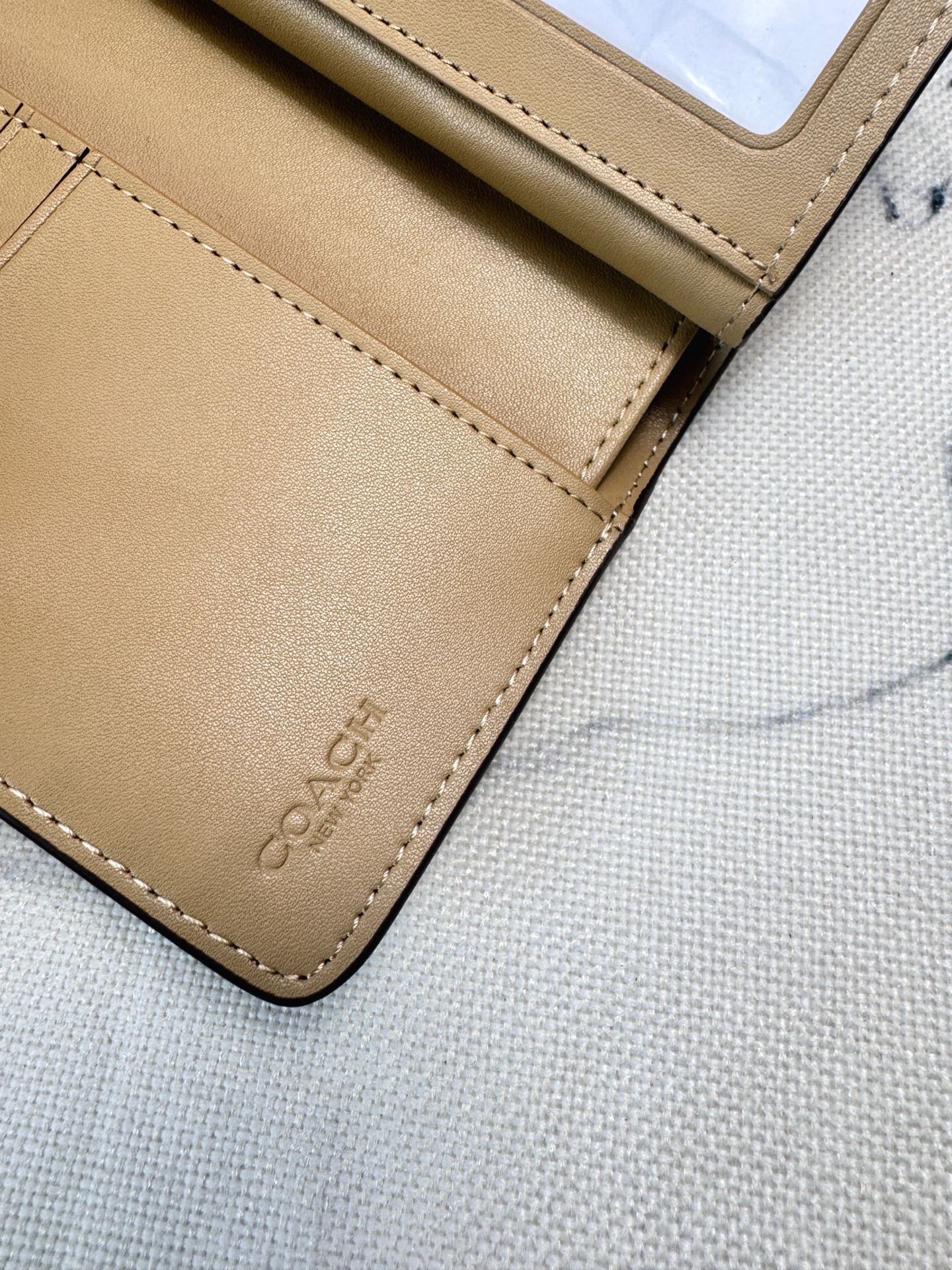Coach ～COACH 蔻驰 C0082