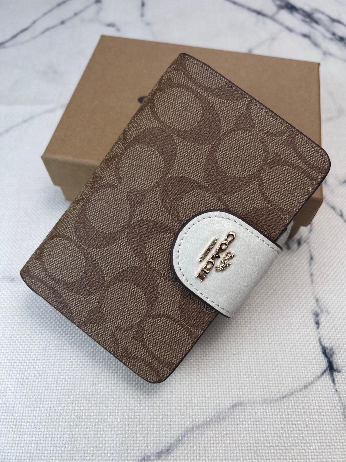 Coach ～COACH 蔻驰 C0082