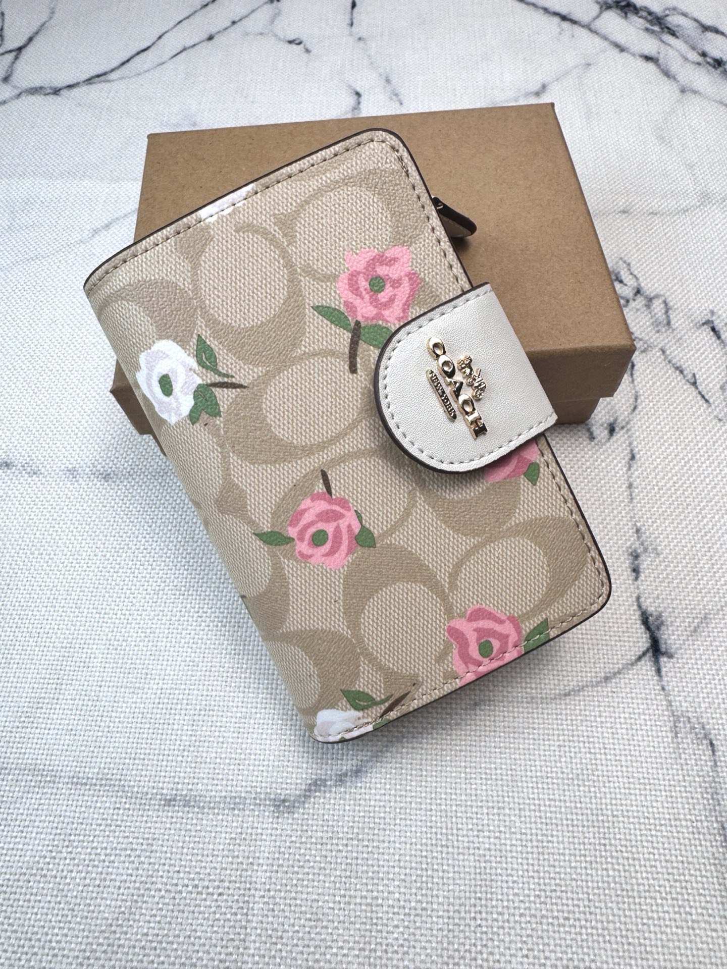 Coach ～COACH蔻驰CR968 花卉印花标志