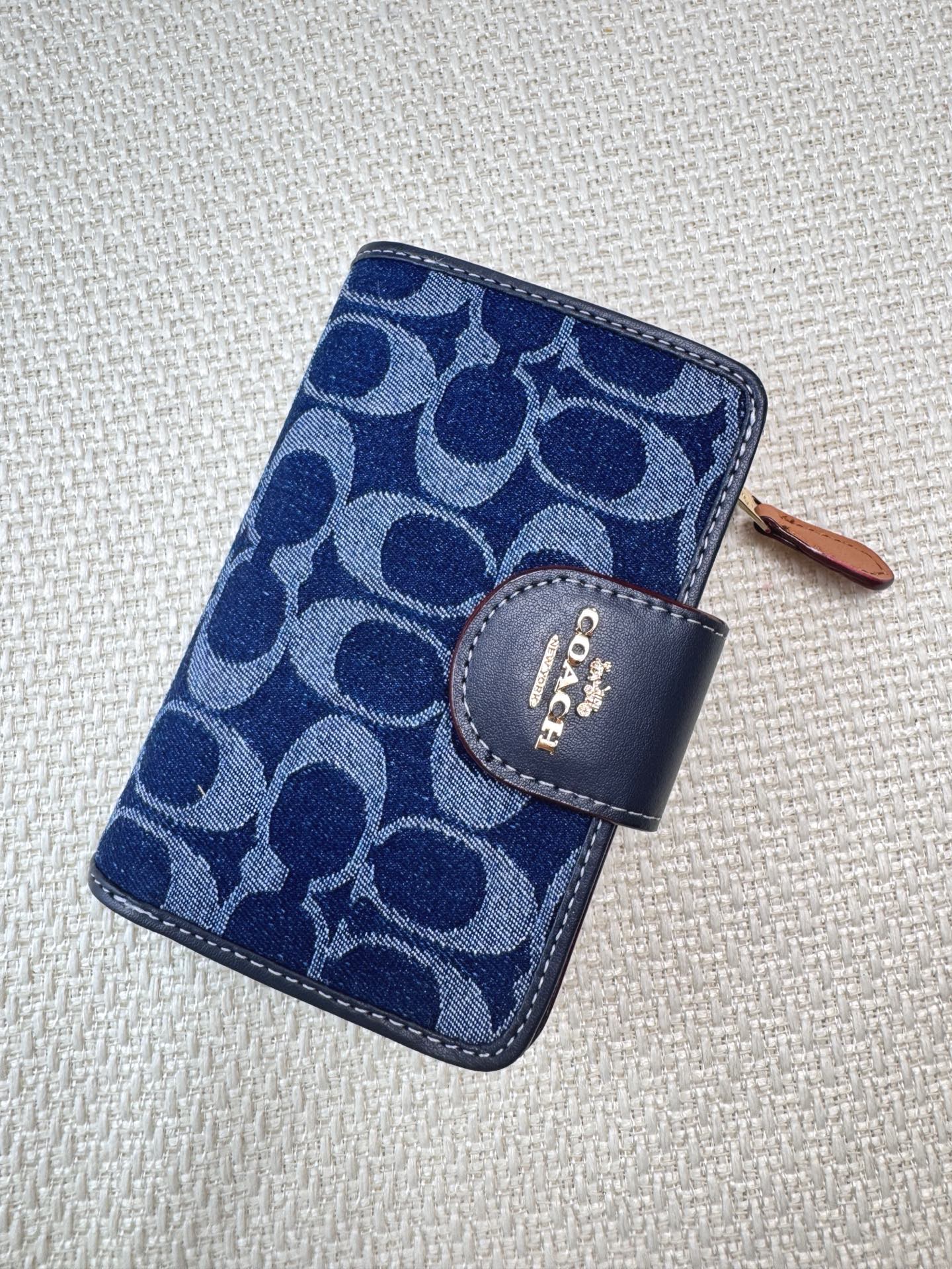 Coach ～COACH蔻驰 CZ344标志性印花图案