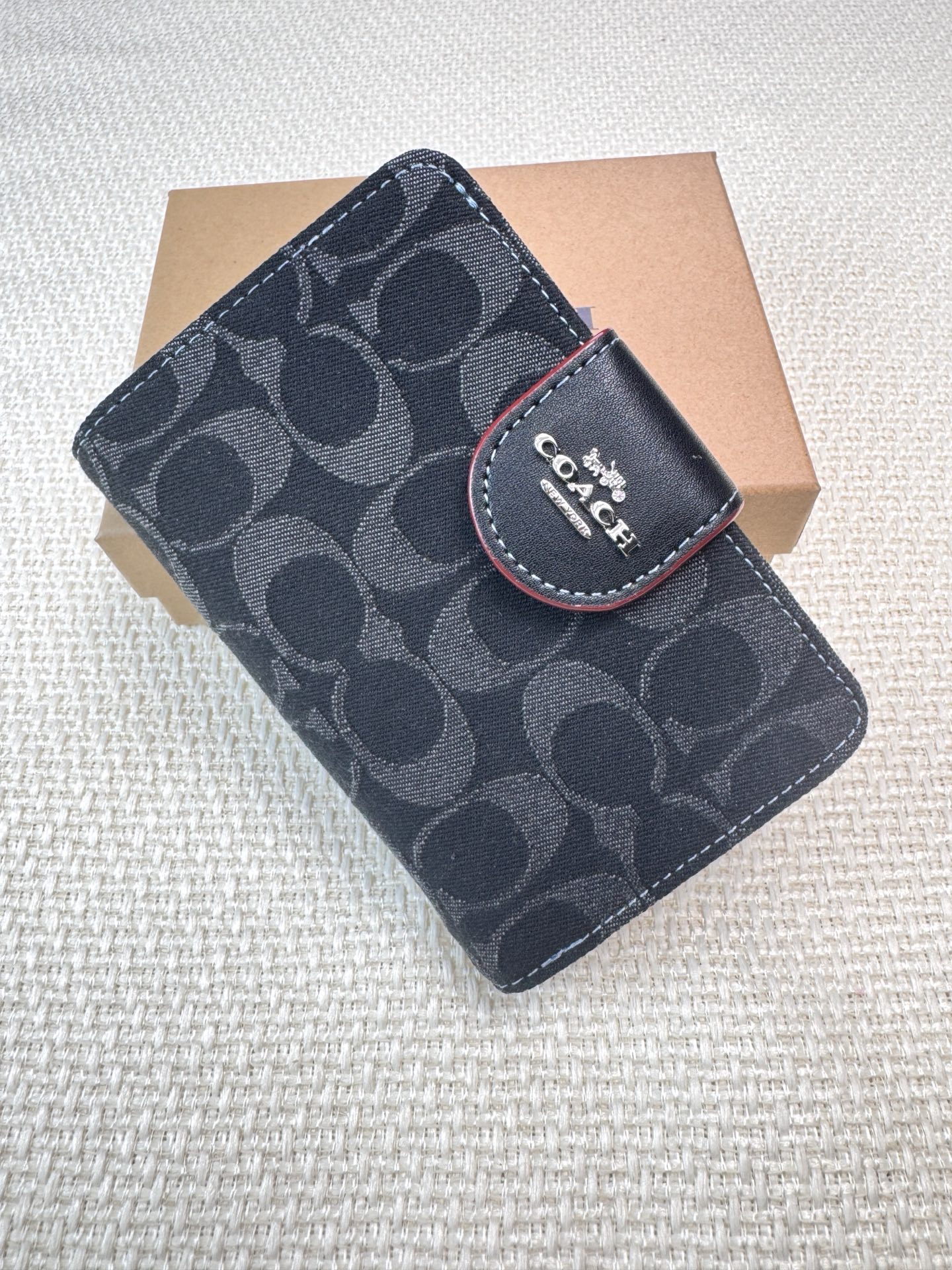 Coach ～COACH蔻驰CU402徽标按扣
