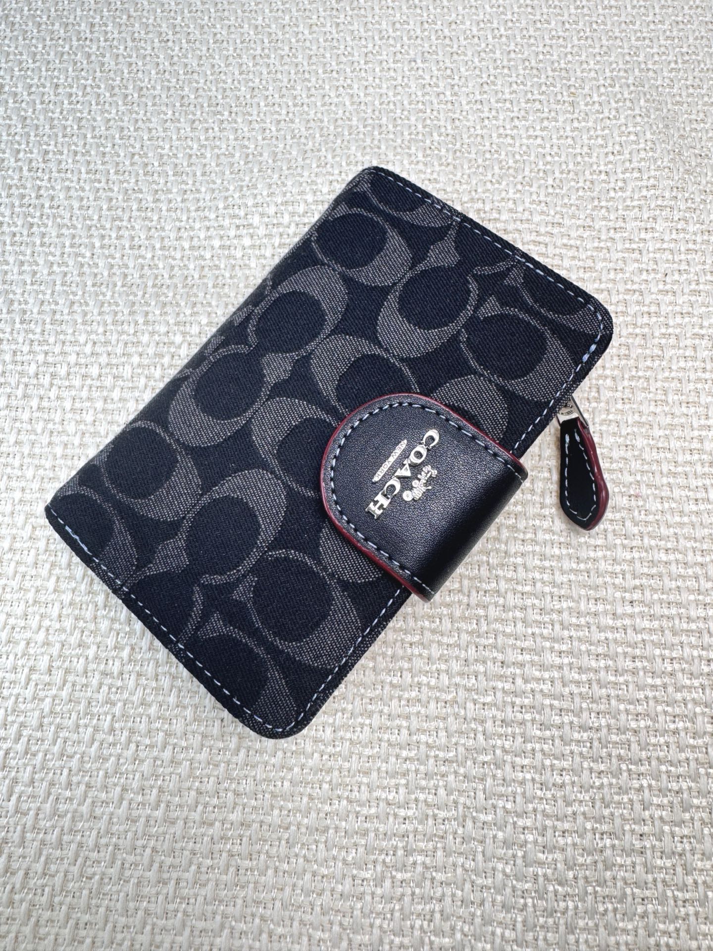 Coach ～COACH蔻驰CU402徽标按扣