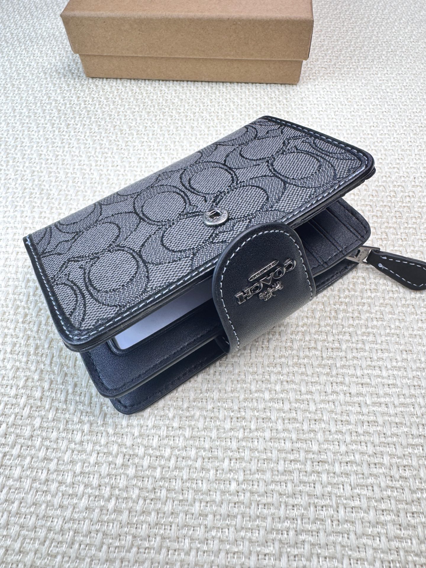 Coach ～COACH蔻驰CP435徽标按扣