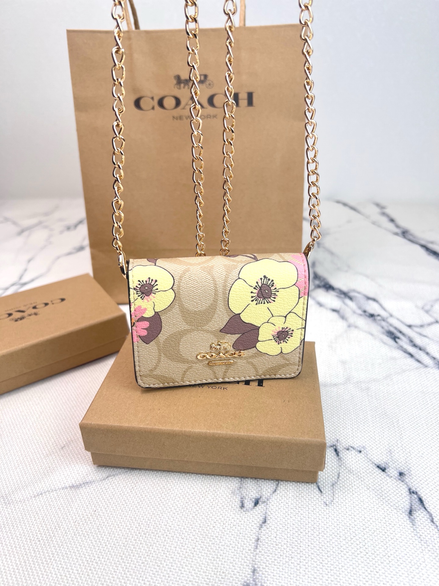 Coach ～COACH蔻驰 CH714花朵簇状印花金色徽标短款斜挎包零钱包