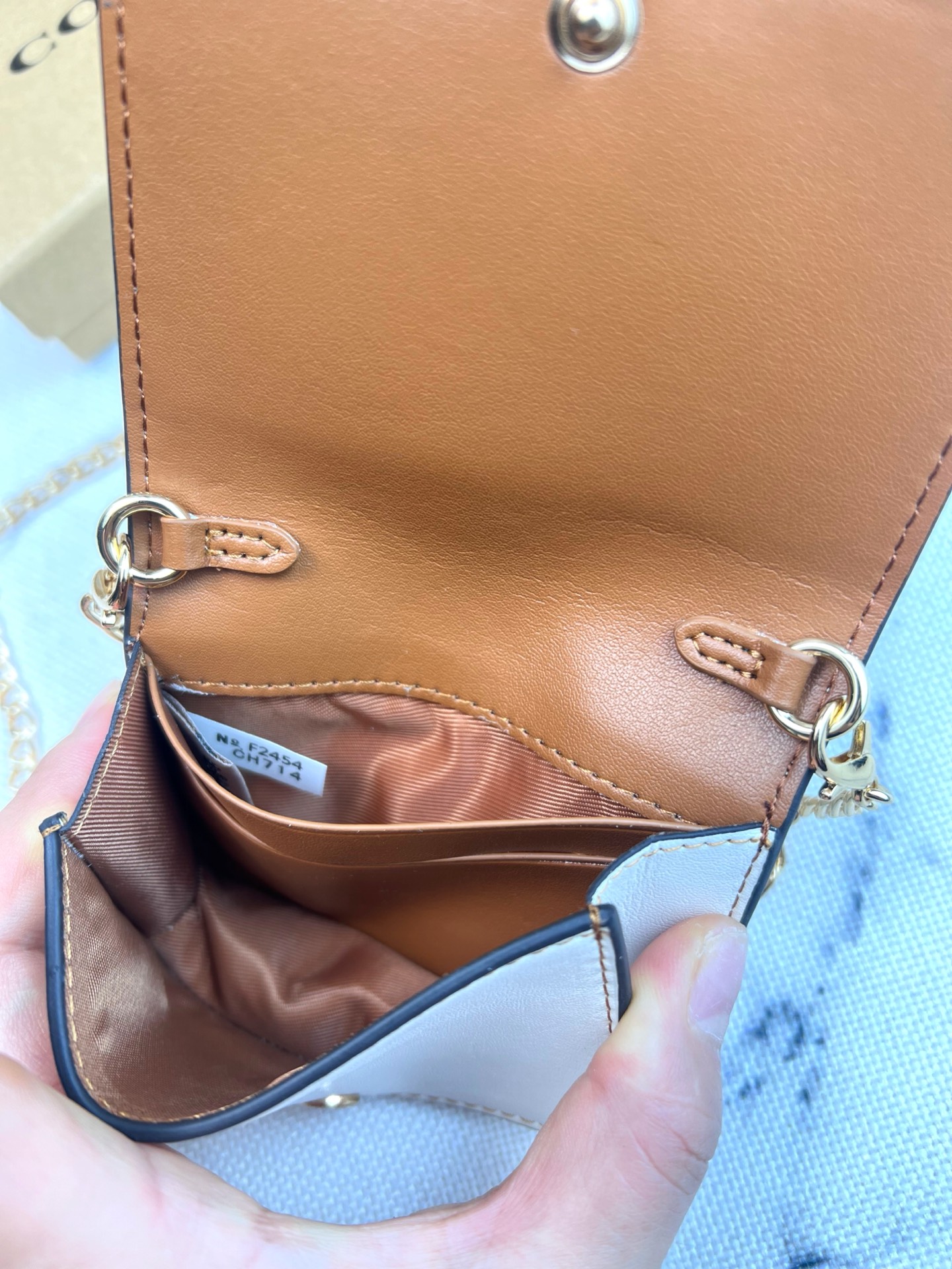 Coach ～COACH蔻驰 CH714花朵簇状印花金色徽标短款斜挎包零钱包