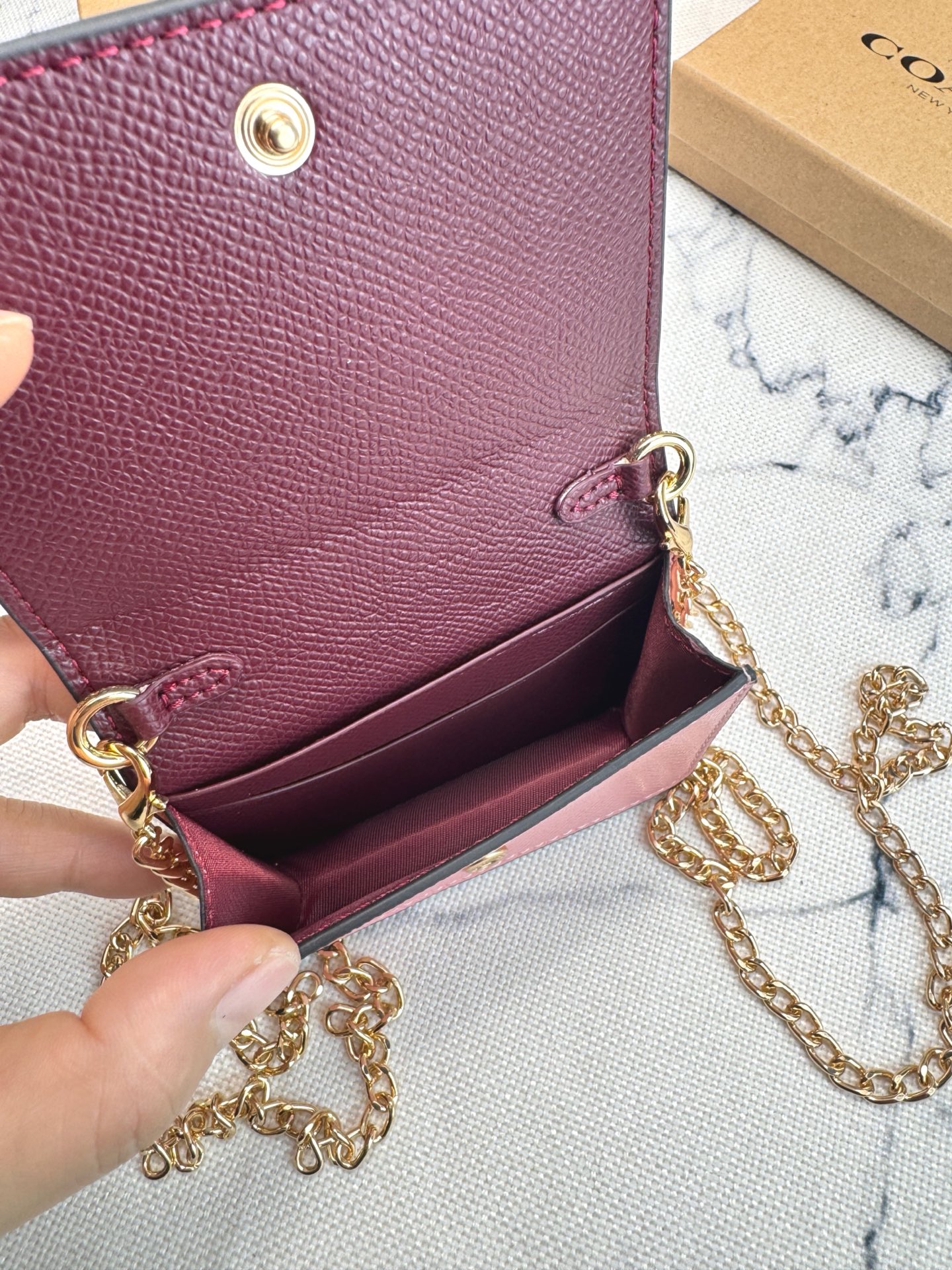 Coach COACH蔻驰 C0059纯色链条 十字纹皮革 钱包单肩斜挎包 小小一个 容量大还可以放2