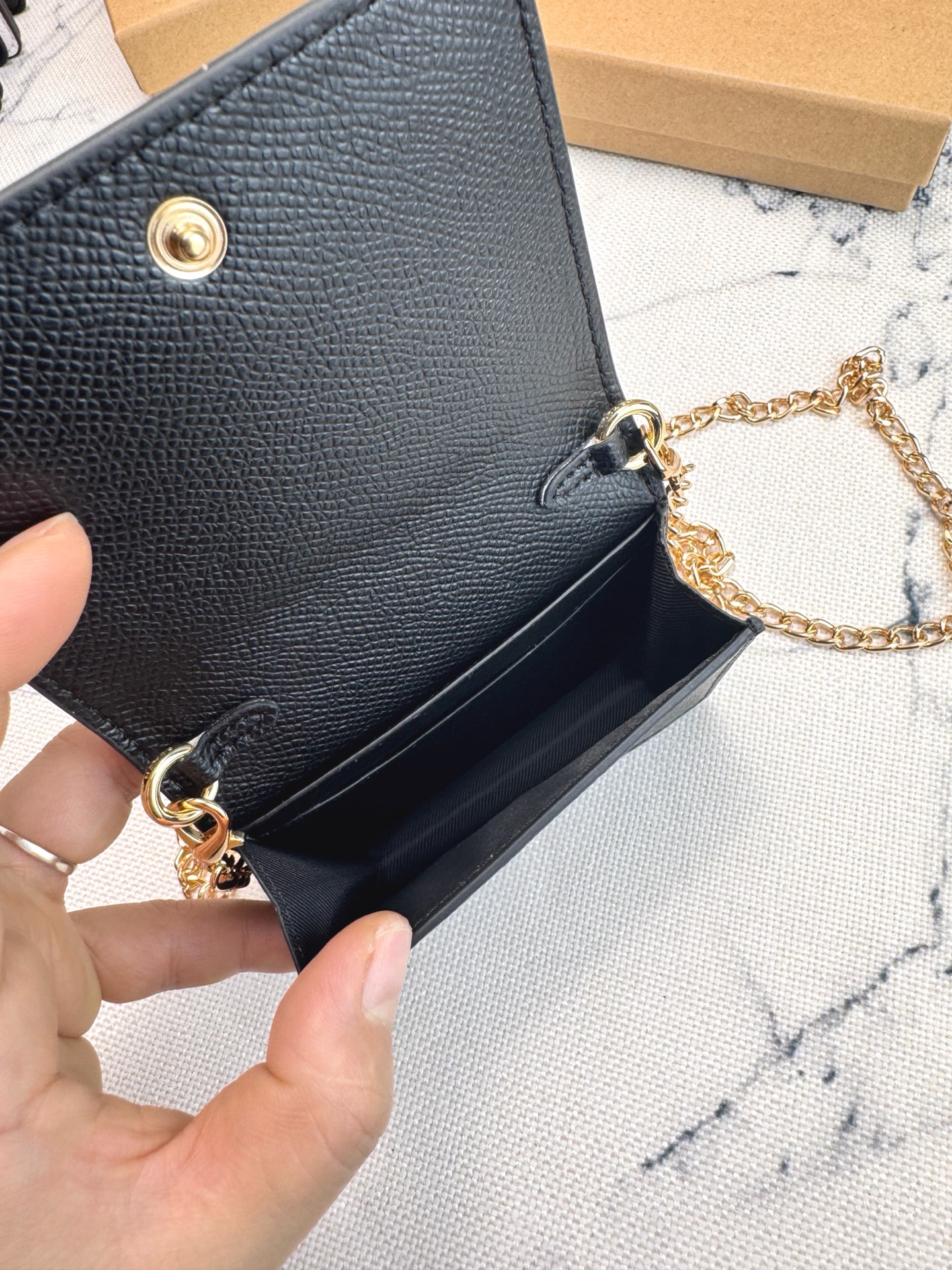 Coach COACH蔻驰 C0059纯色链条 十字纹皮革 钱包单肩斜挎包 小小一个 容量大还可以放2