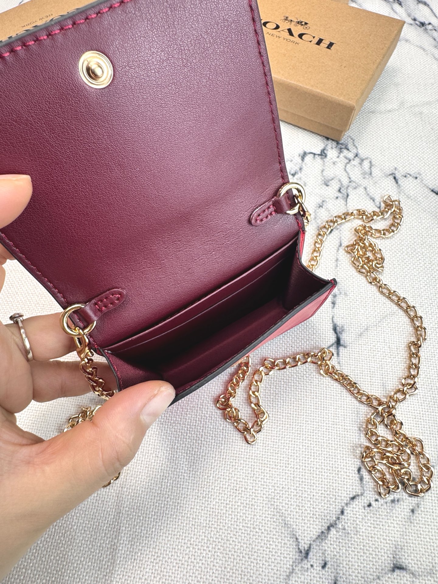 Coach COACH蔻驰 CH006 老花浮雕翻盖链条 光滑小牛皮拼光滑皮革 单肩包斜挎包钱包 链条迷你卡包