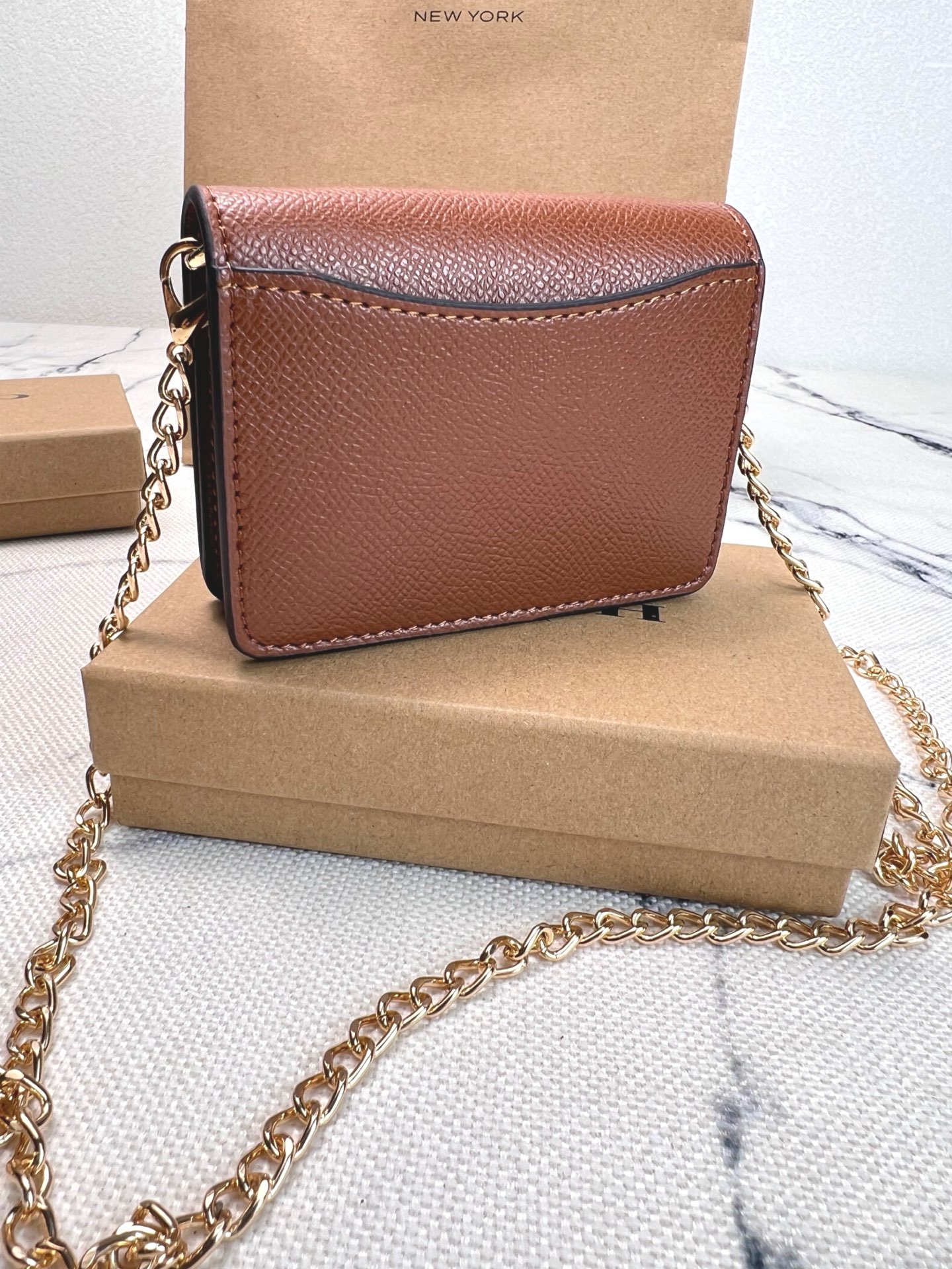 Coach COACH蔻驰 C0059纯色链条 十字纹皮革 钱包单肩斜挎包 小小一个 容量大还可以放2