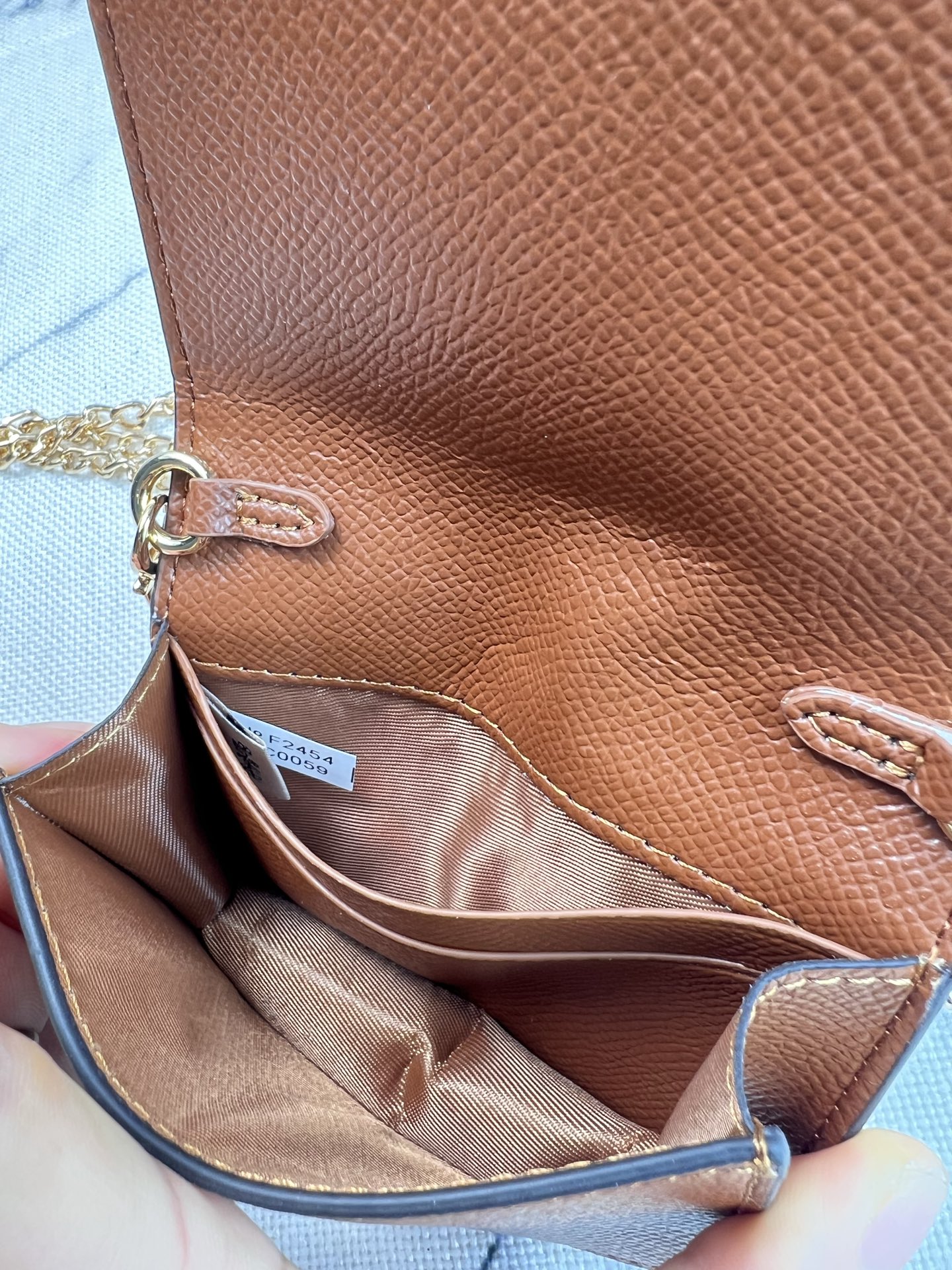Coach COACH蔻驰 C0059纯色链条 十字纹皮革 钱包单肩斜挎包 小小一个 容量大还可以放2