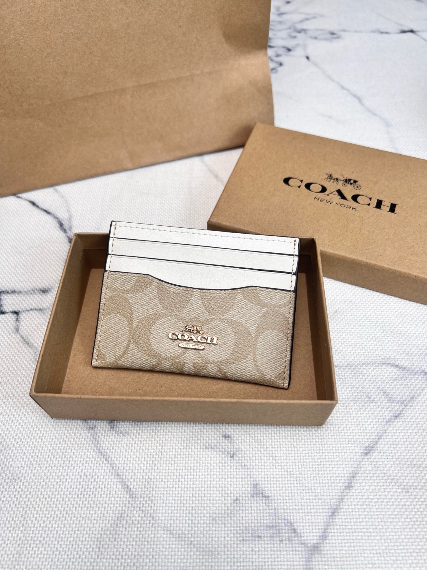 Coach ～COACH蔻驰CH415小卡包 老花浅米白配色 双面薄款卡包卡夹证件包 随身携带超方便可爱