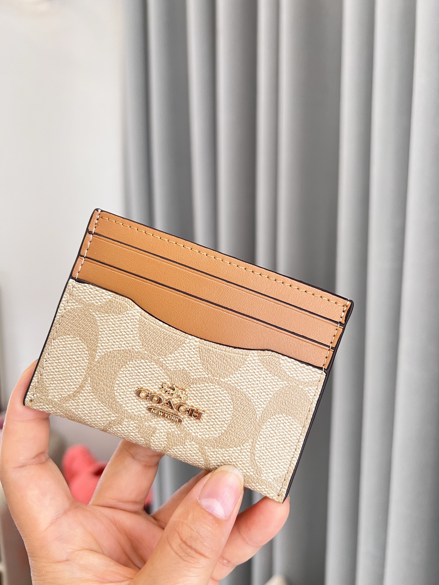 Coach ～COACH蔻驰CH415小卡包 老花浅米白配棕色双面薄款卡包卡夹证件包 随身携带超方便可爱