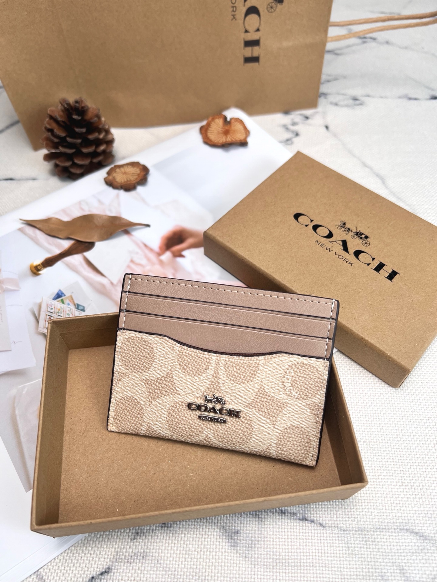 Coach ～COACH蔻驰CZ286卡包 老花奶茶色双面薄款卡包卡夹证件包 随身携带超方便可爱