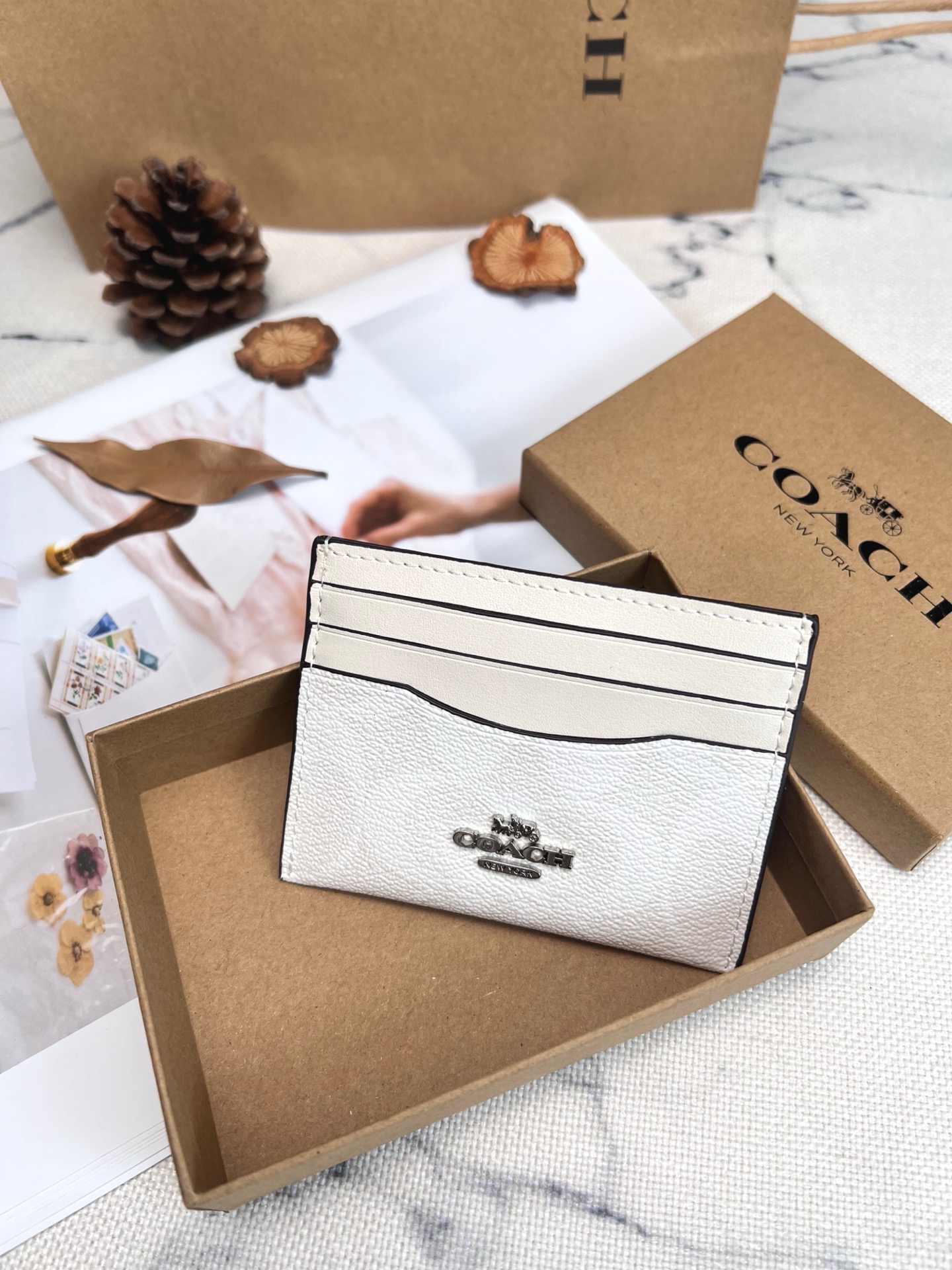 Coach ～COACH蔻驰CK390小卡包 老花冰川白双面薄款卡包卡夹证件包 随身携带超方便可爱