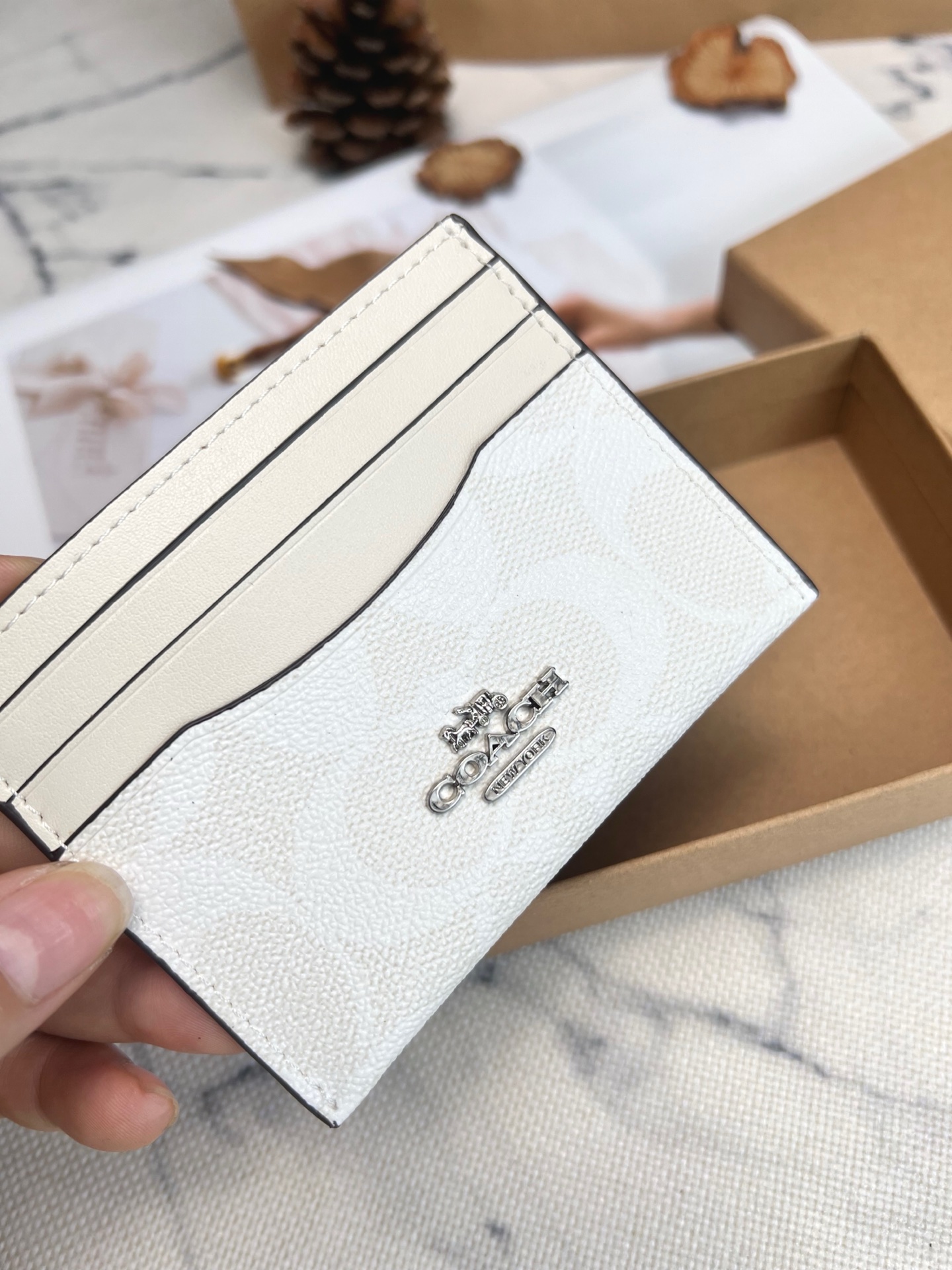 Coach ～COACH蔻驰CK390小卡包 老花冰川白双面薄款卡包卡夹证件包 随身携带超方便可爱