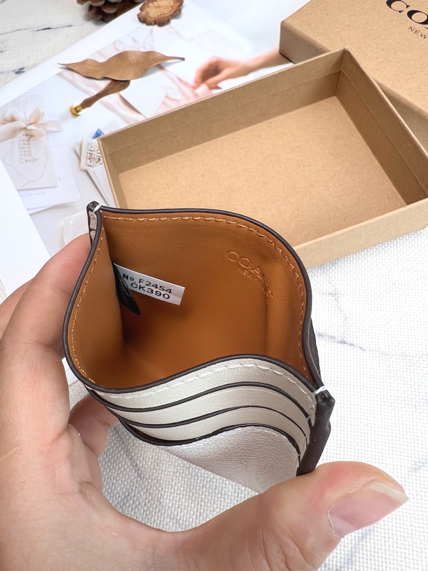 Coach ～COACH蔻驰CK390小卡包 老花冰川白双面薄款卡包卡夹证件包 随身携带超方便可爱