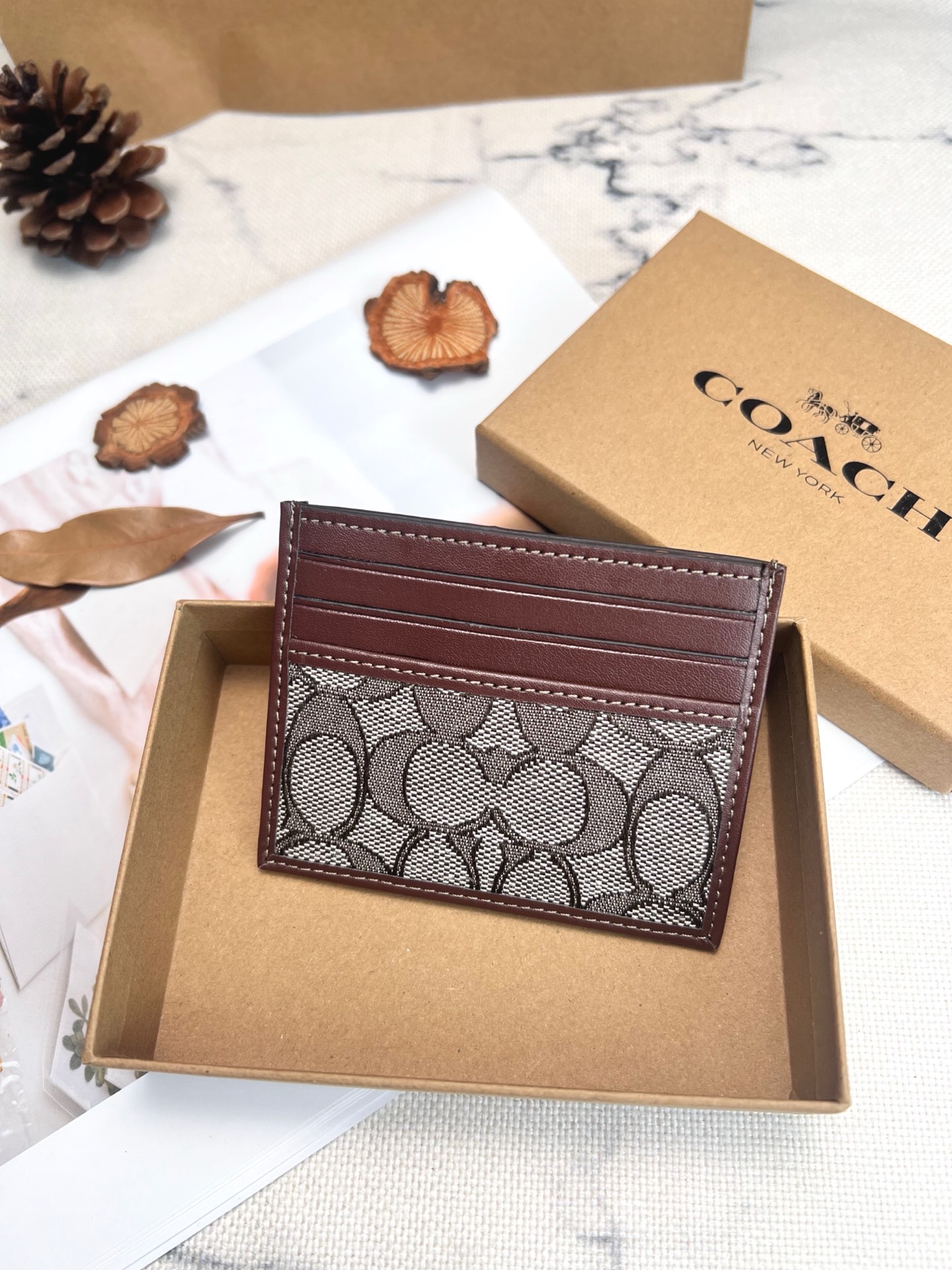 Coach ～COACH蔻驰C2641小卡包 棕红色帆布 双面薄款卡包卡夹证件包 随身携带超方便可爱