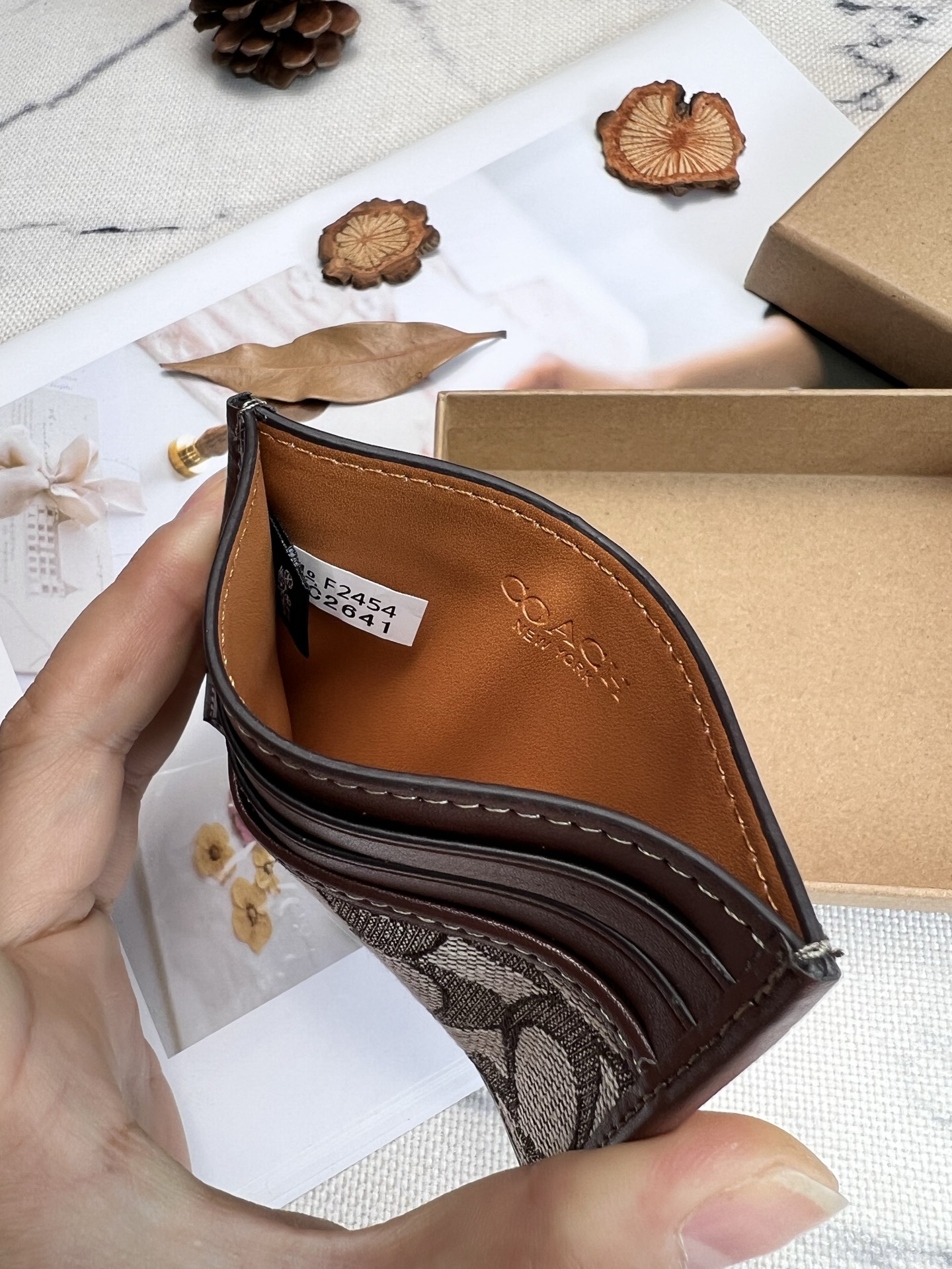 Coach ～COACH蔻驰C2641小卡包 棕红色帆布 双面薄款卡包卡夹证件包 随身携带超方便可爱