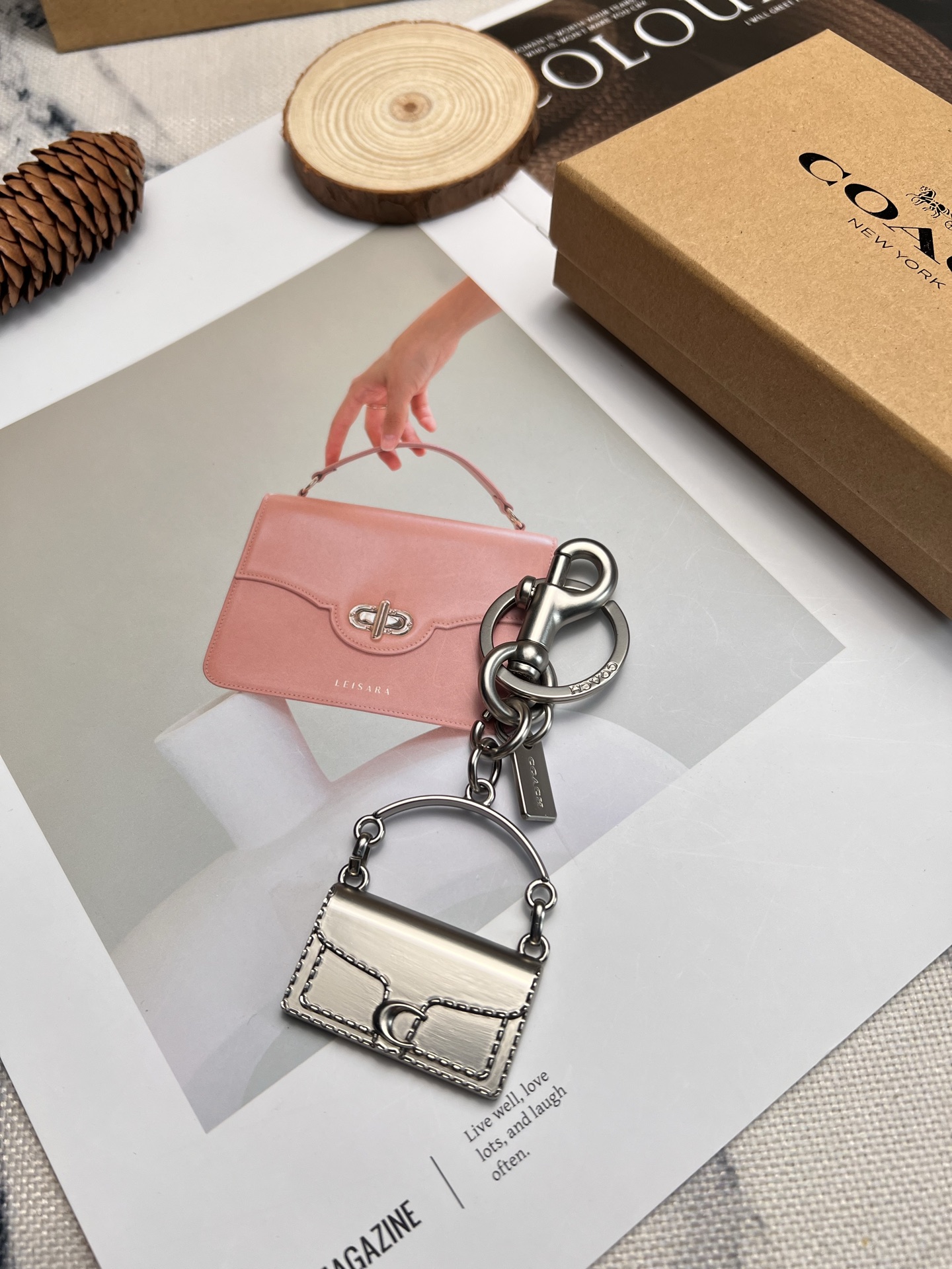 Coach ～Coach 的一款tabby转型后王牌包型挂饰