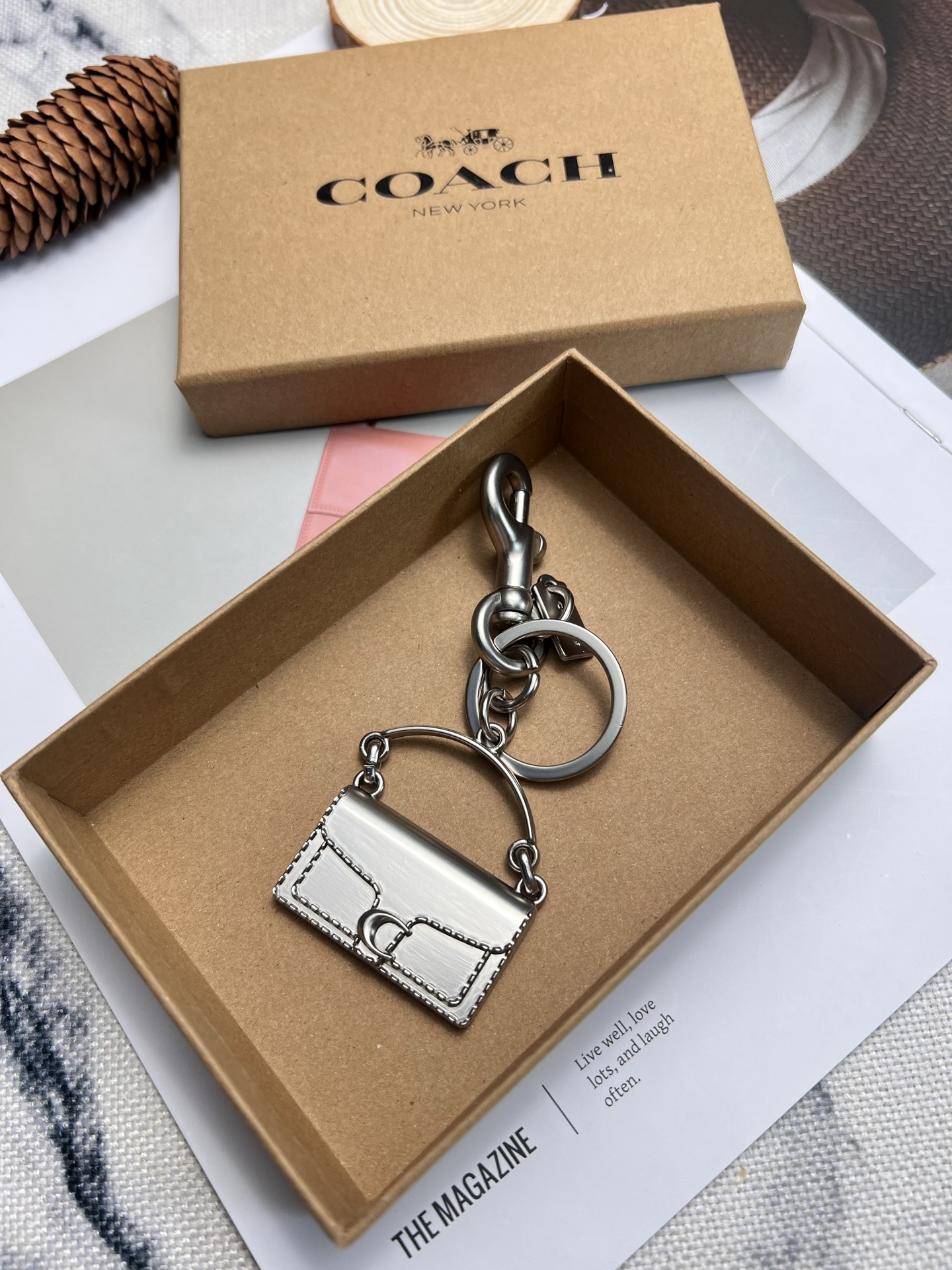 Coach ～Coach 的一款tabby转型后王牌包型挂饰