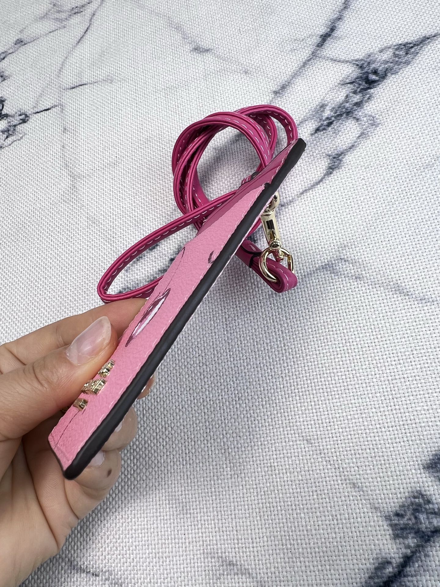 Coach ～coach 新款CCR833樱桃 工作牌 男女通用款 上班族 学生们的最爱 C字的logo标志
