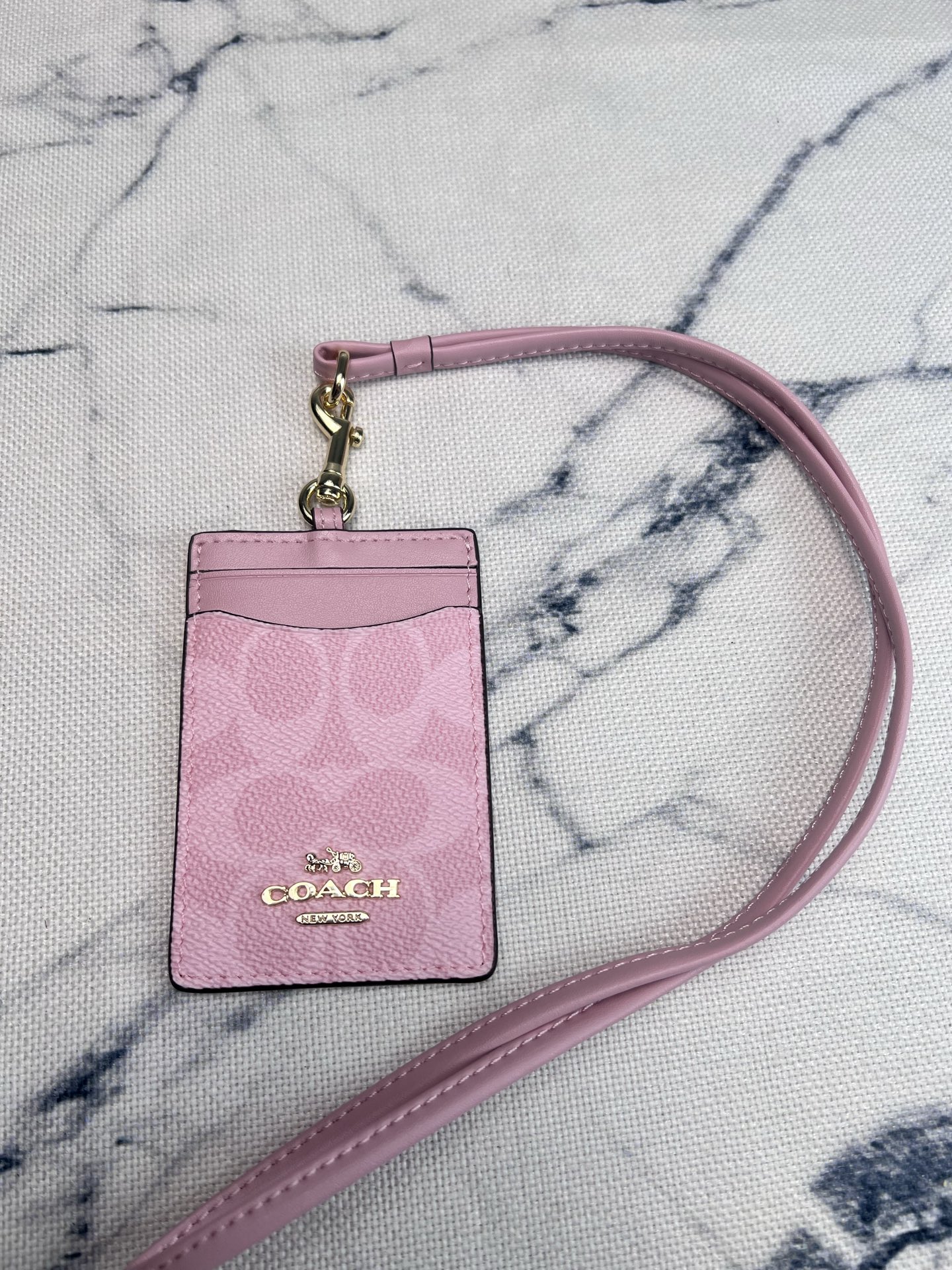 Coach ～coach 新款63274樱花粉 工作牌 男女通用款 上班族 学生们的最爱 C字的logo标志