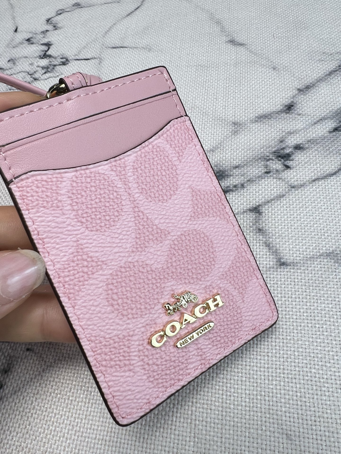 Coach ～coach 新款63274樱花粉 工作牌 男女通用款 上班族 学生们的最爱 C字的logo标志