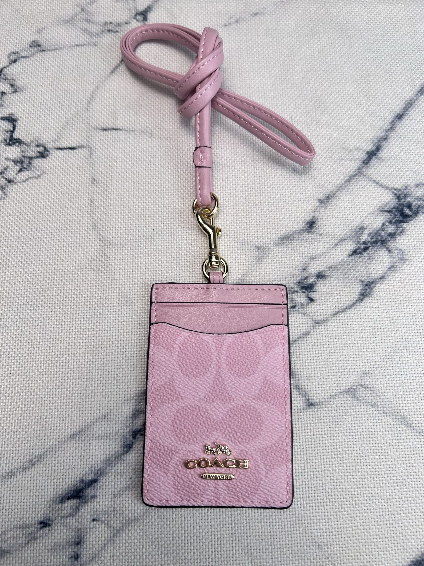 Coach ～coach 新款63274樱花粉 工作牌 男女通用款 上班族 学生们的最爱 C字的logo标志