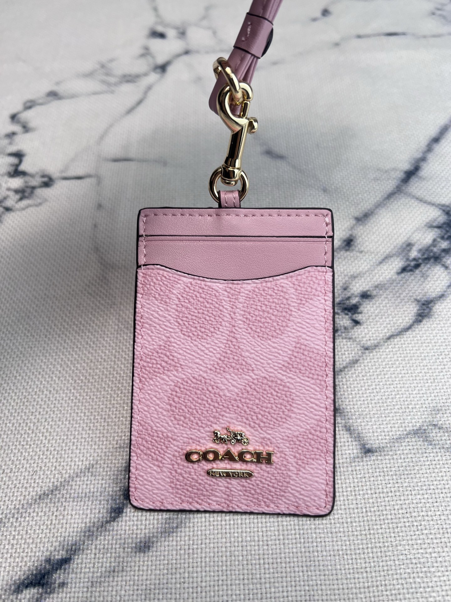 Coach ～coach 新款63274樱花粉 工作牌 男女通用款 上班族 学生们的最爱 C字的logo标志