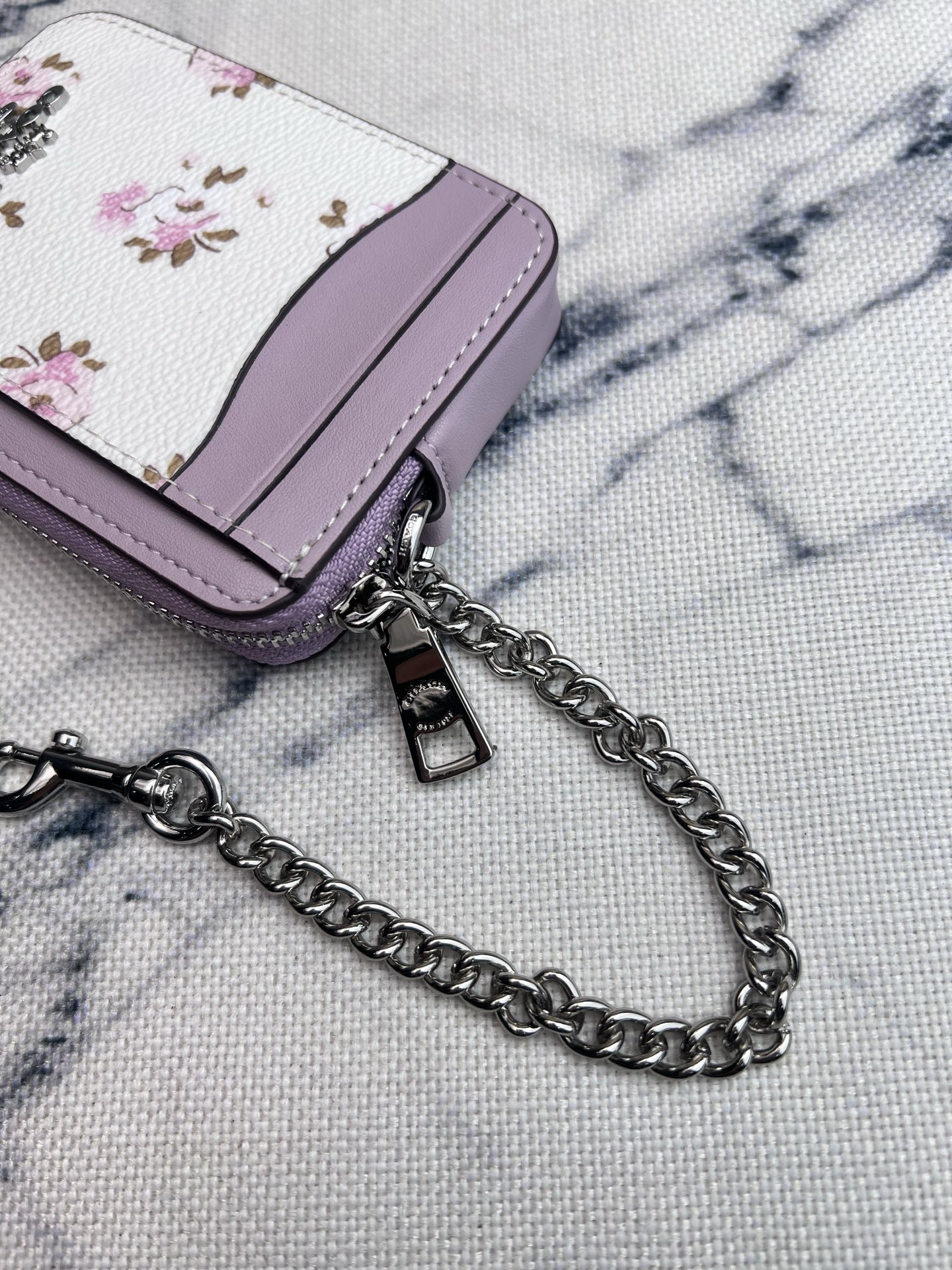 Coach ～COACH蔻驰 CAU43紫色花卉印花