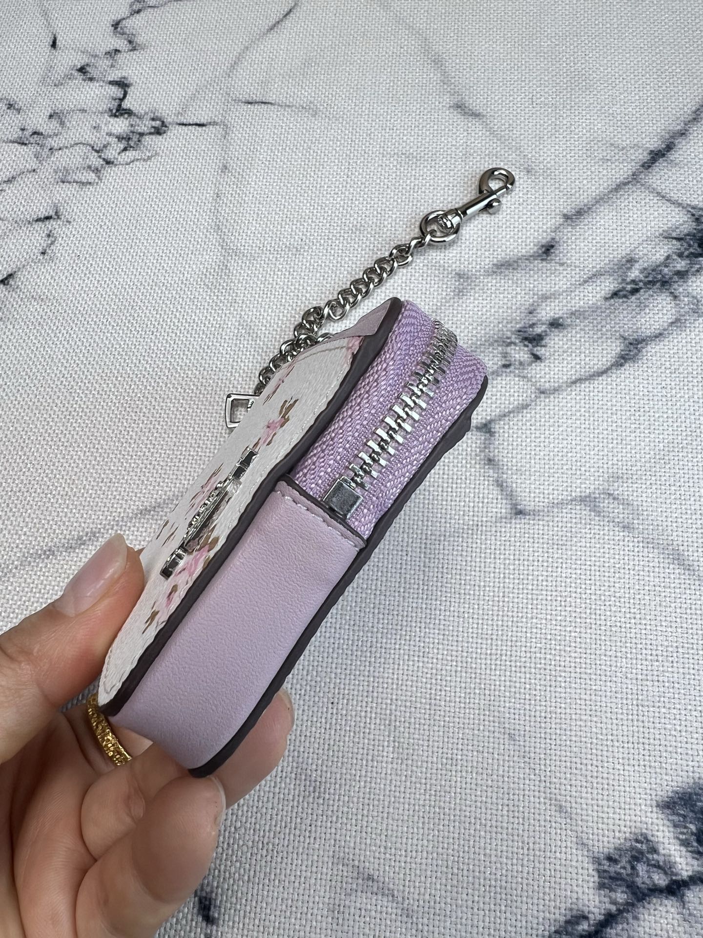 Coach ～COACH蔻驰 CAU43紫色花卉印花