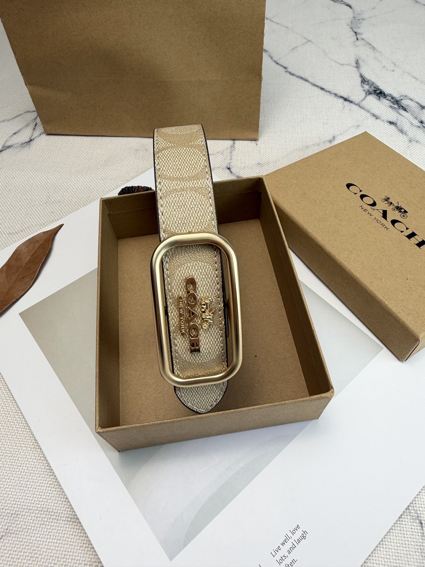 Coach ～Coach Morgan系列女士皮带 CE971 浅杏老花帆布+金属方扣 简约 风满分