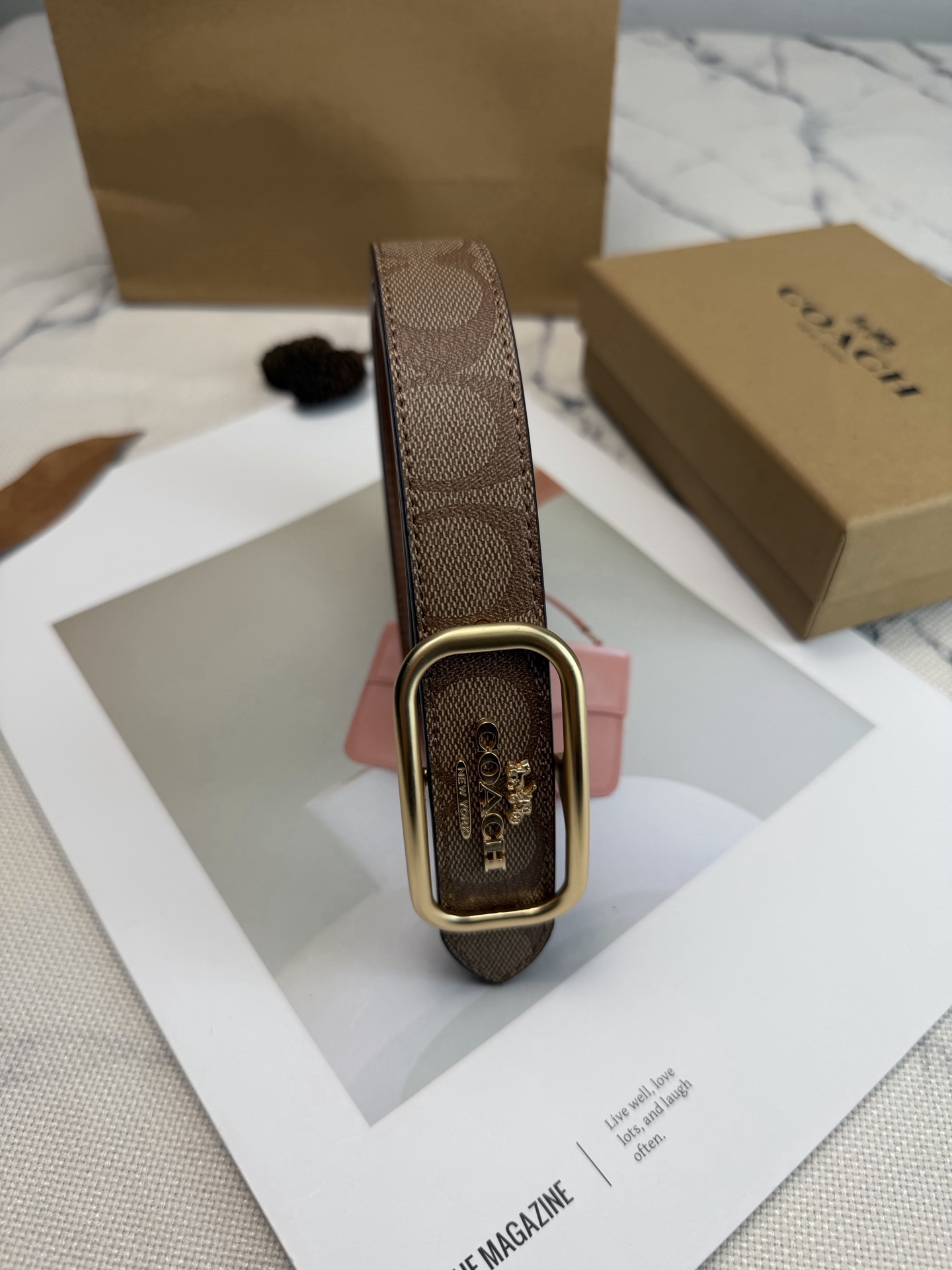 Coach ～Coach Morgan系列女士皮带 CE971 卡其大花老花帆布+金属方扣 简约 风满分